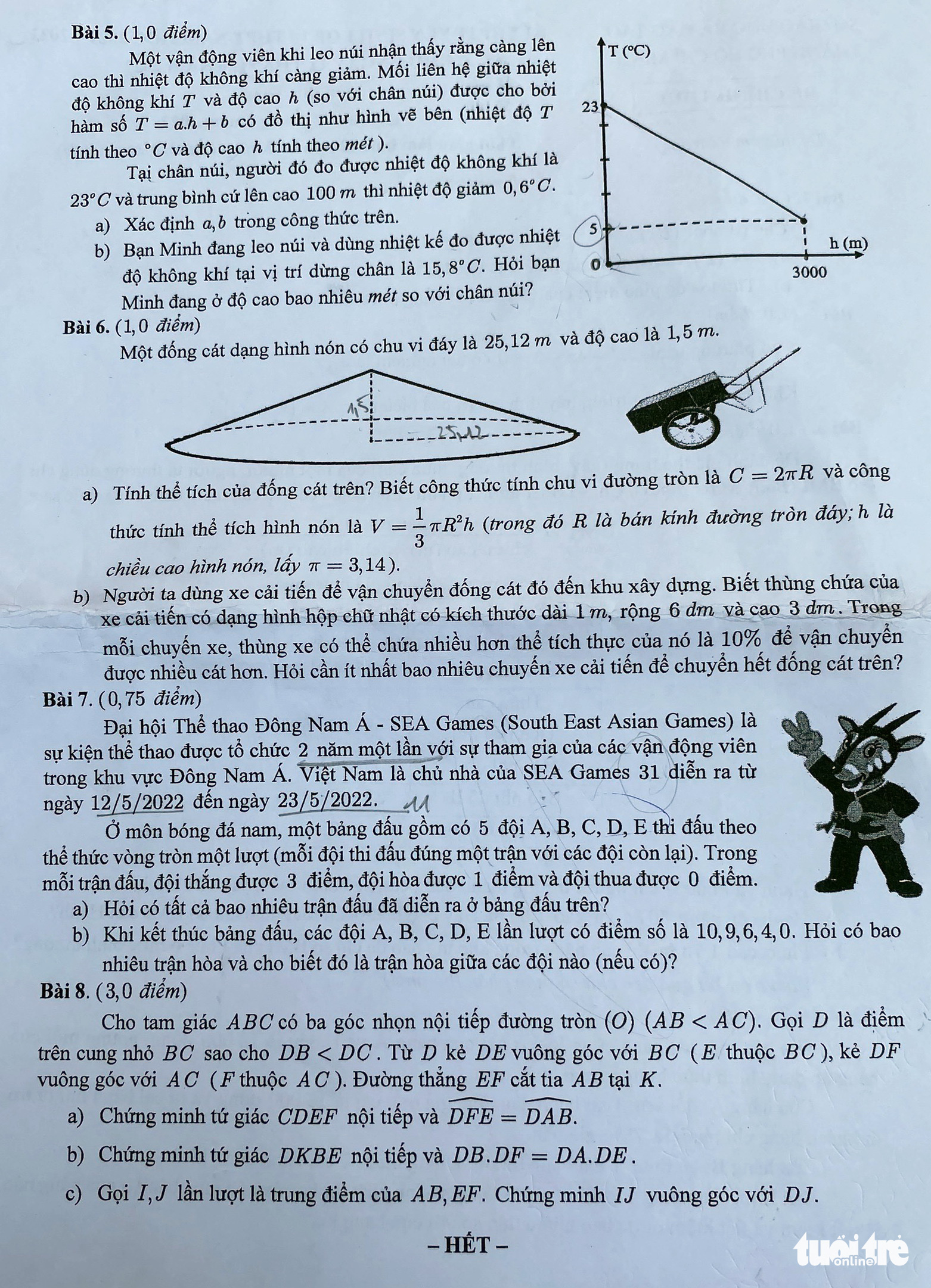 Đề toán thi vào lớp 10 ở TP.HCM: Học sinh trung bình nói hơi khó, khá giỏi nói bình thường - Ảnh 2. Đề toán thi vào lớp 10 ở TP.HCM: Học sinh trung bình nói hơi khó, khá giỏi nói bình thường - Ảnh 2.