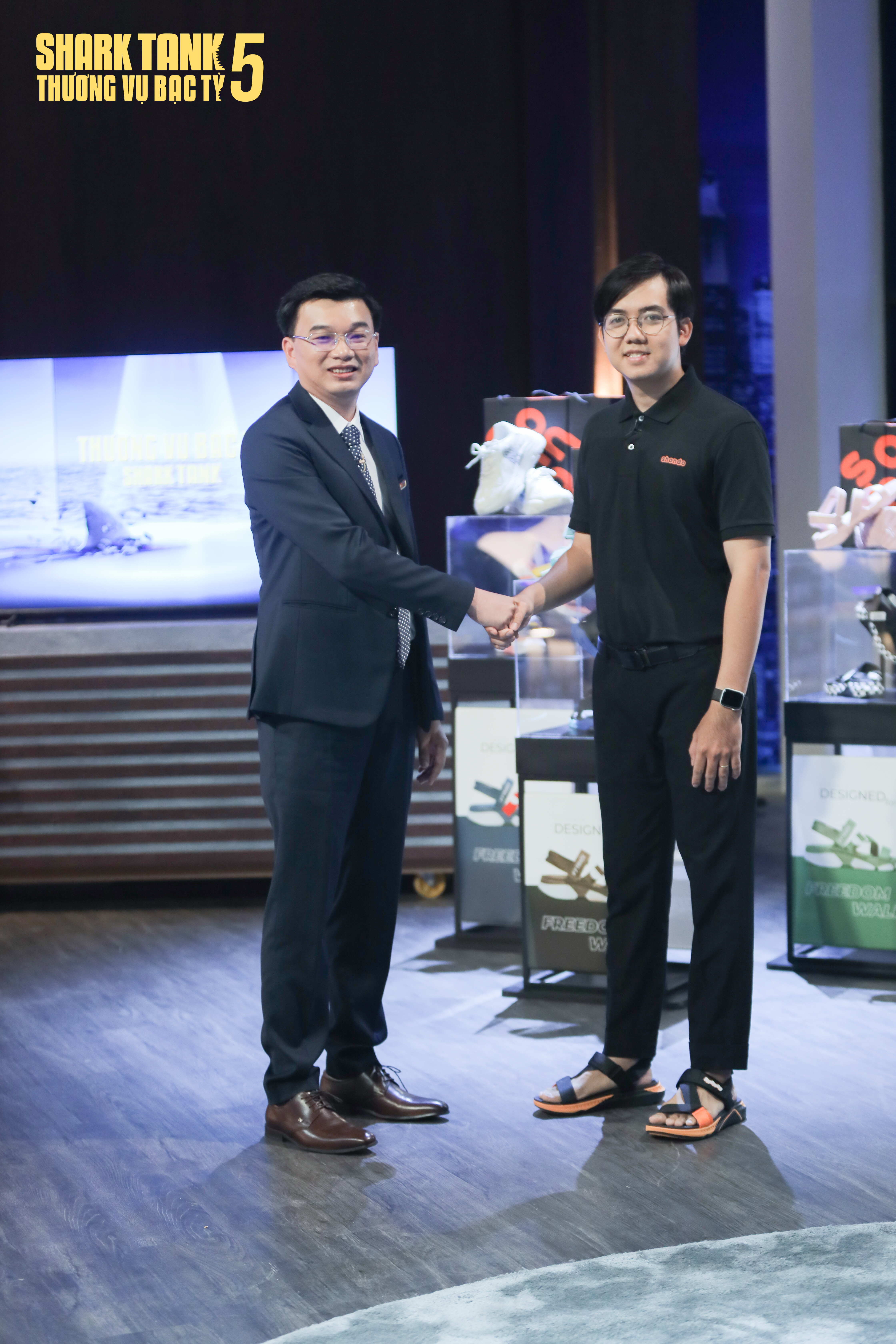 Shark Tank 5 tập 2: Shark Hùng Anh thắng cả 2 dự án đậm chất trẻ - Ảnh 2. Shark Tank 5 tập 2: Shark Hùng Anh thắng cả 2 dự án đậm chất trẻ - Ảnh 2.