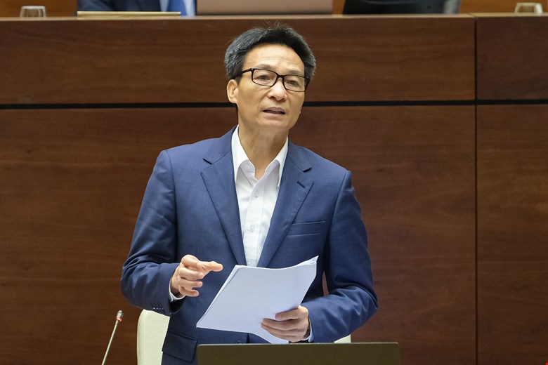 Phó thủ tướng Vũ Đức Đam: Chắc chắn phải quản lý giá dịch vụ y tế dù công hay tư - Ảnh 1.