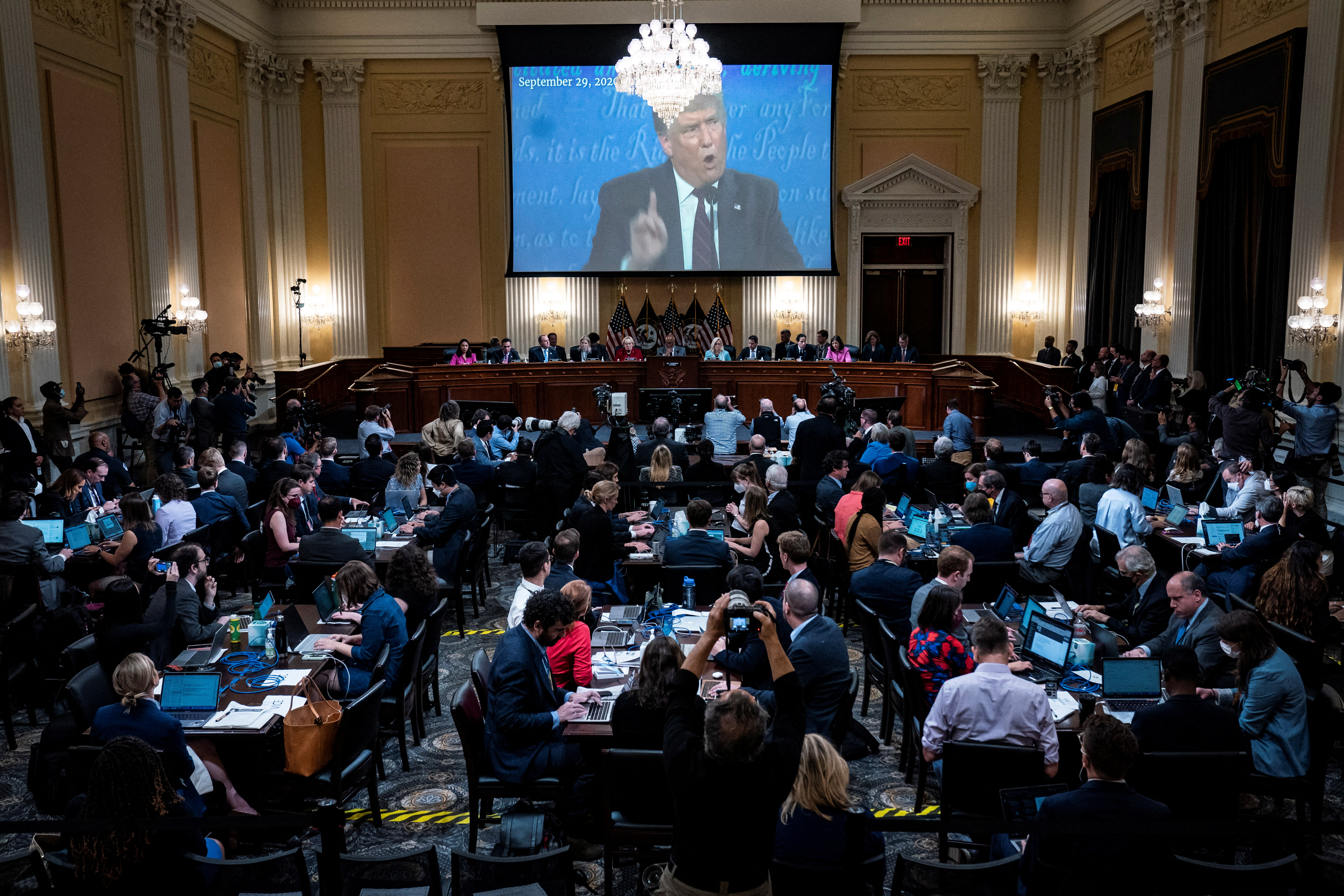 Ông Trump khẳng định có gian lận trong bầu cử tổng thống dù các cố vấn không tin - Ảnh 1.