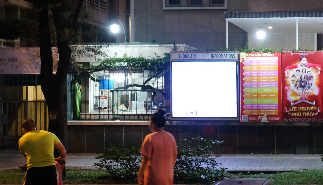 Sân khấu: Bán vé công nghệ... lấn truyền thống! - Ảnh 1. Sân khấu: Bán vé công nghệ... lấn truyền thống! - Ảnh 1.