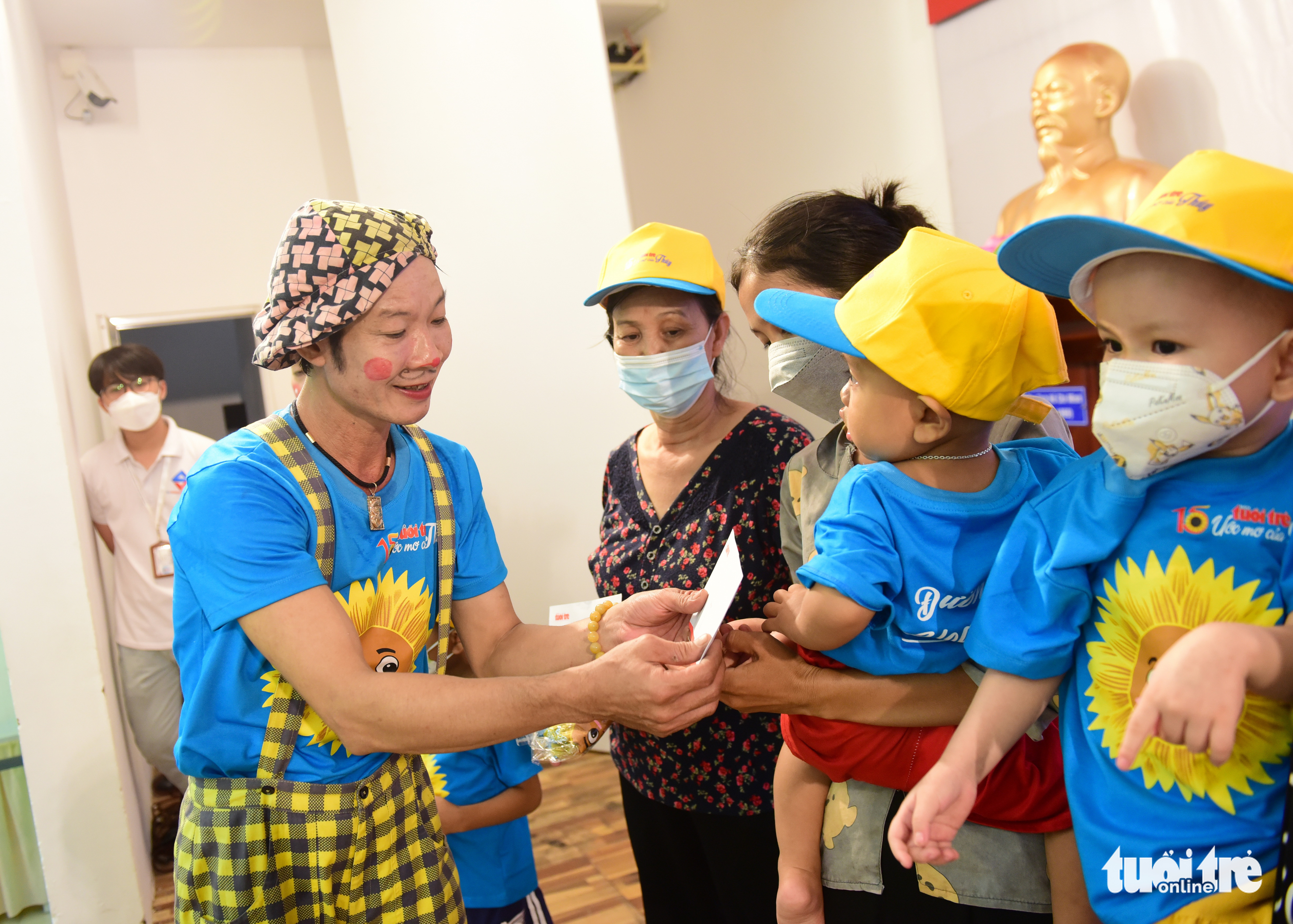 Tiến Luật, Thu Trang, nghệ sĩ xiếc Phi Vũ, Minh Tiến, Xuân Tiến mong lan tỏa Ước mơ của Thúy - Ảnh 5. Tiến Luật, Thu Trang, nghệ sĩ xiếc Phi Vũ, Minh Tiến, Xuân Tiến mong lan tỏa Ước mơ của Thúy - Ảnh 5.