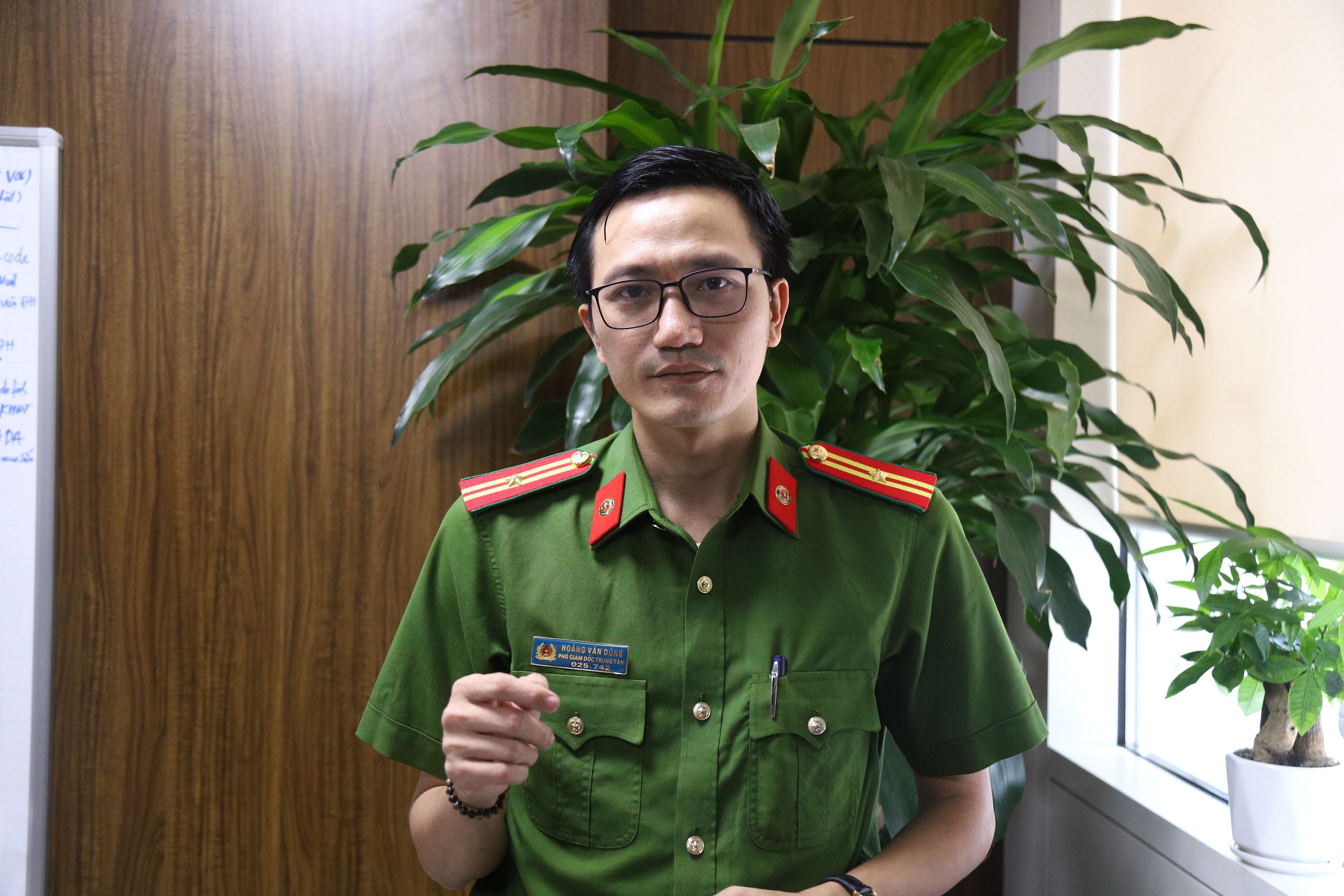 Cấp căn cước công dân: Vì sao chậm? - Ảnh 2. Cấp căn cước công dân: Vì sao chậm? - Ảnh 2.