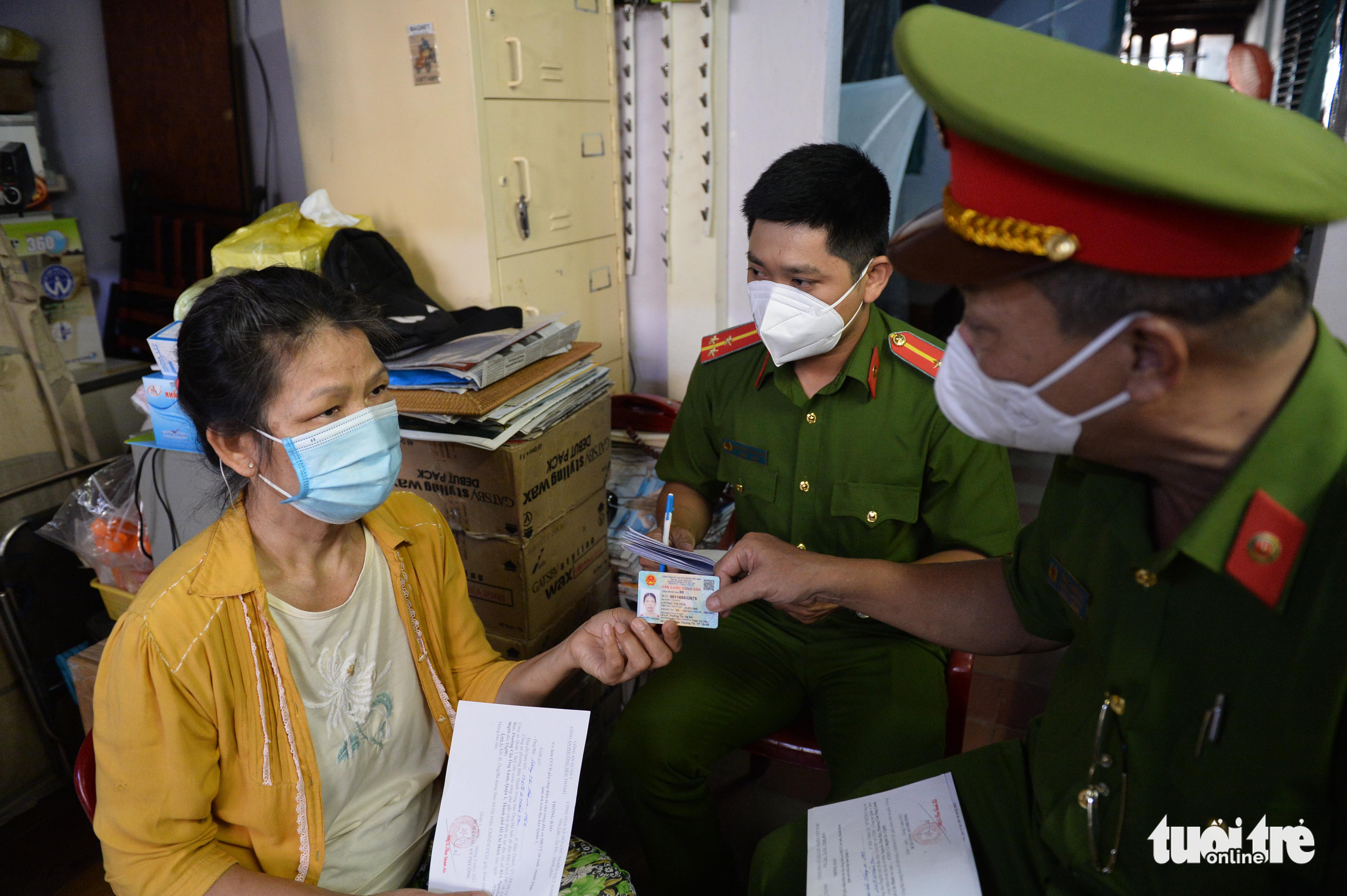 Cấp căn cước công dân: Vì sao chậm? - Ảnh 4. Cấp căn cước công dân: Vì sao chậm? - Ảnh 4.