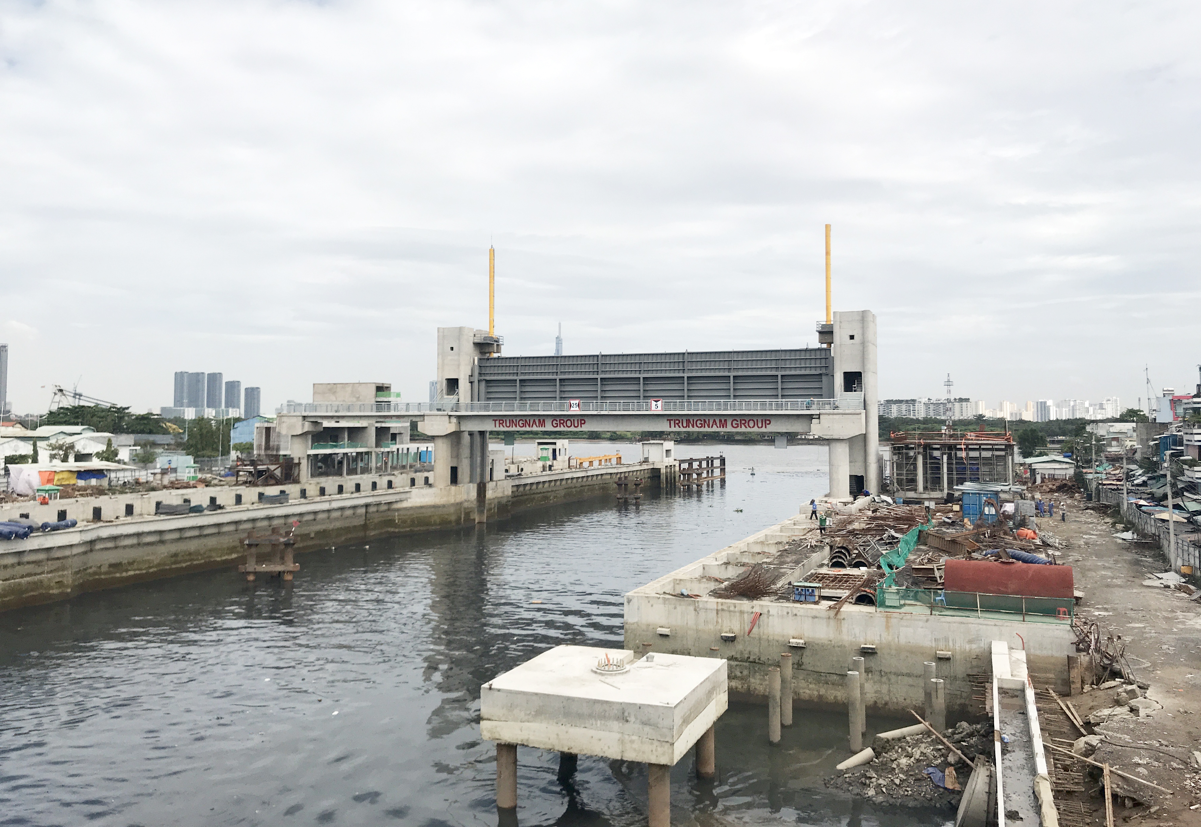 Dự án chống ngập 10.000 tỉ, chậm nhất đầu năm 2023 phải vận hành - Ảnh 1.