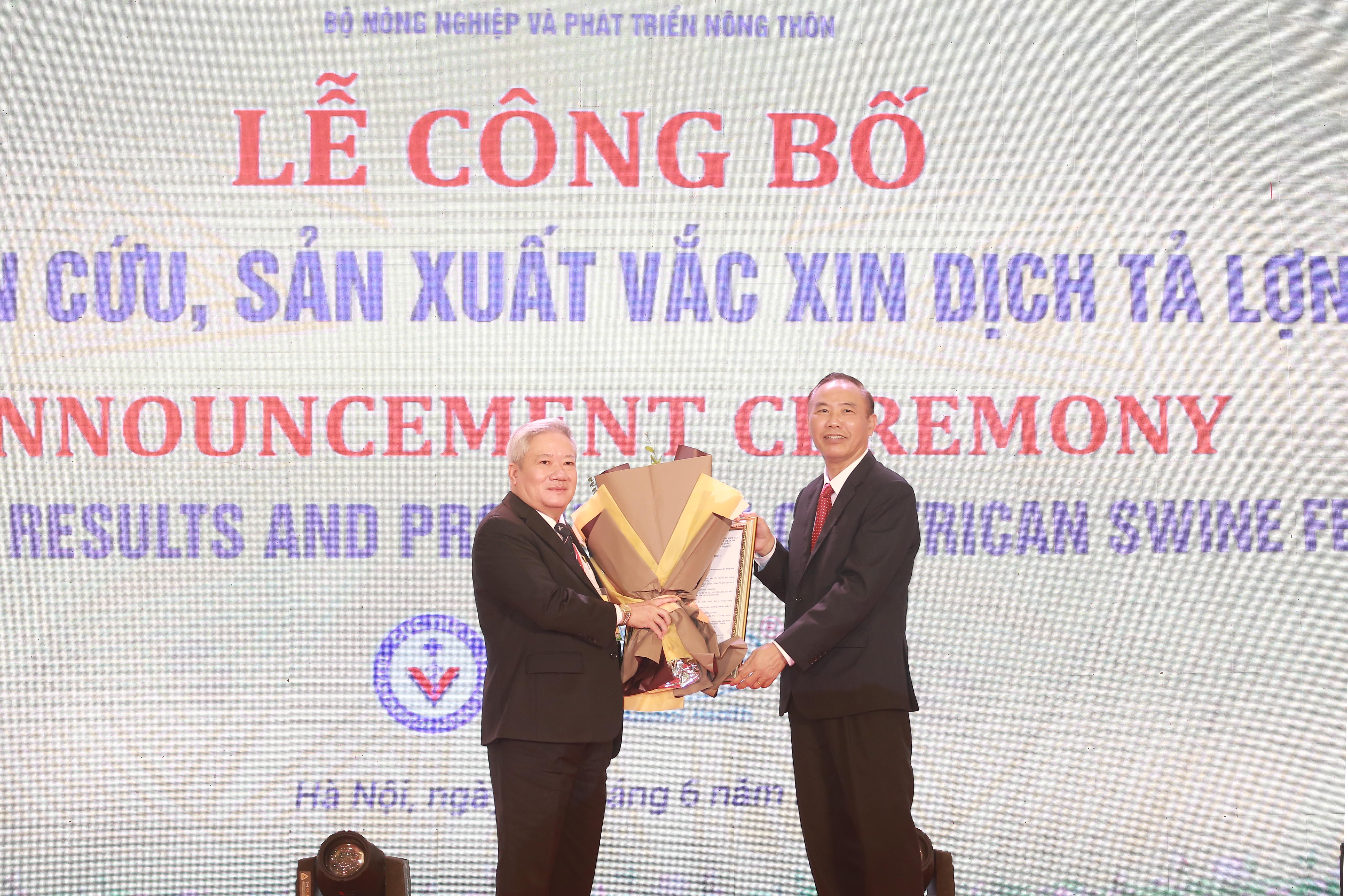 Vắc xin phòng dịch tả heo châu Phi dự kiến tháng 8 ra thị trường, từ 34.000 - 36.000 đồng/liều - Ảnh 1. Vắc xin phòng dịch tả heo châu Phi dự kiến tháng 8 ra thị trường, từ 34.000 - 36.000 đồng/liều - Ảnh 1.