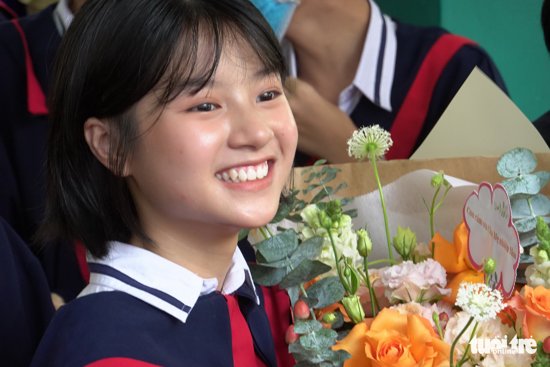 Xúc động Thư gởi ba tại lễ tri ân trưởng thành của học sinh - Ảnh 5. Xúc động Thư gởi ba tại lễ tri ân trưởng thành của học sinh - Ảnh 5.