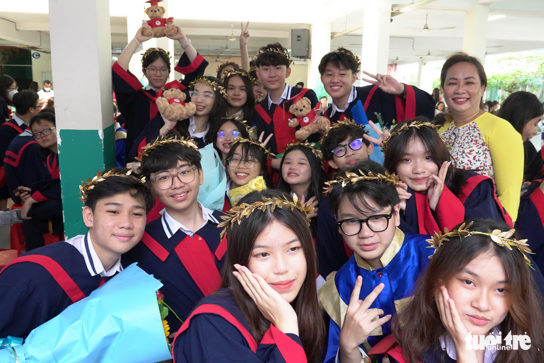 Xúc động Thư gởi ba tại lễ tri ân trưởng thành của học sinh - Ảnh 2. Xúc động Thư gởi ba tại lễ tri ân trưởng thành của học sinh - Ảnh 2.