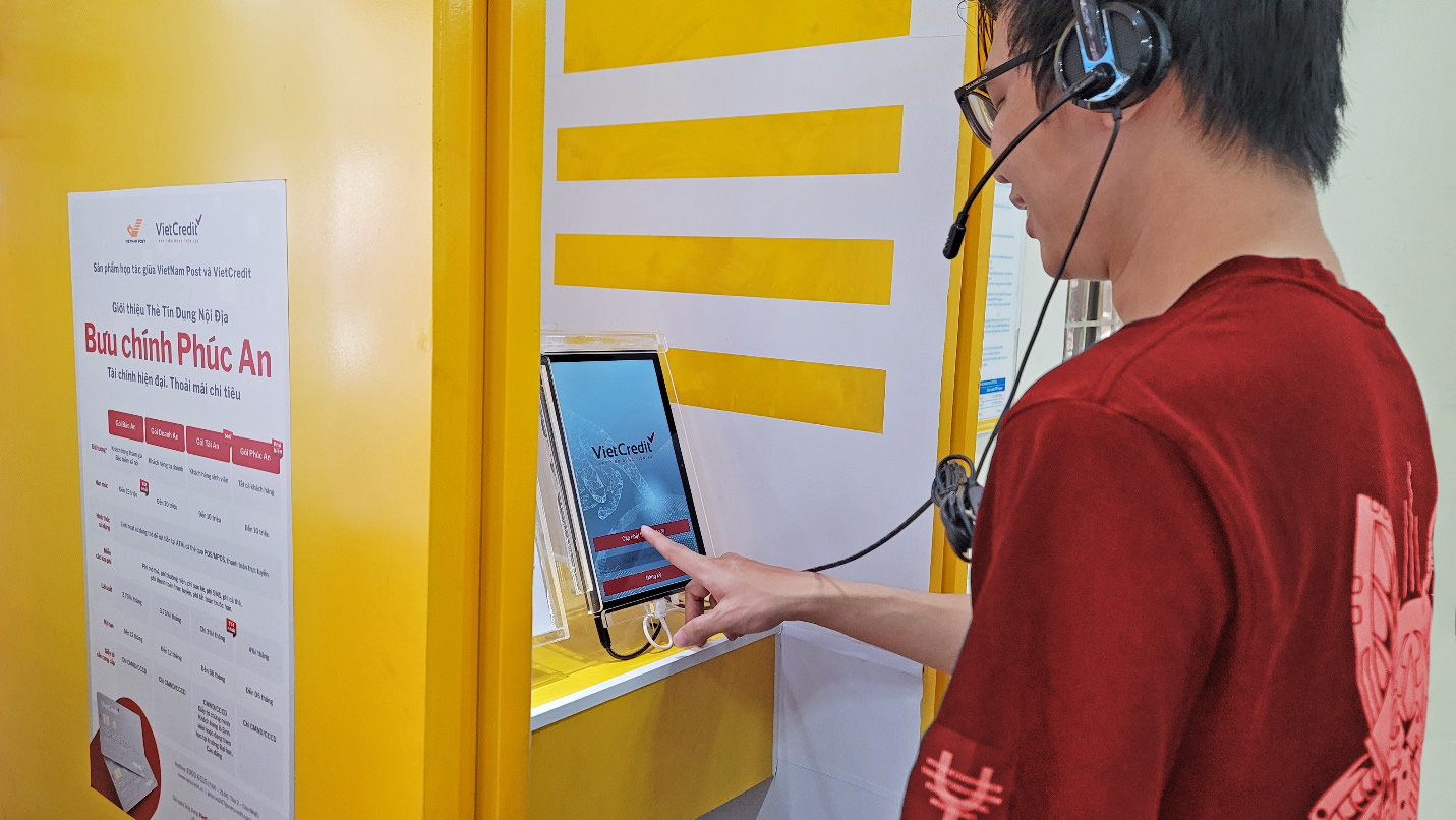Mở thẻ tín dụng để vay tiêu dùng dễ dàng tại bưu điện - Ảnh 1. Mở thẻ tín dụng để vay tiêu dùng dễ dàng tại bưu điện - Ảnh 1.