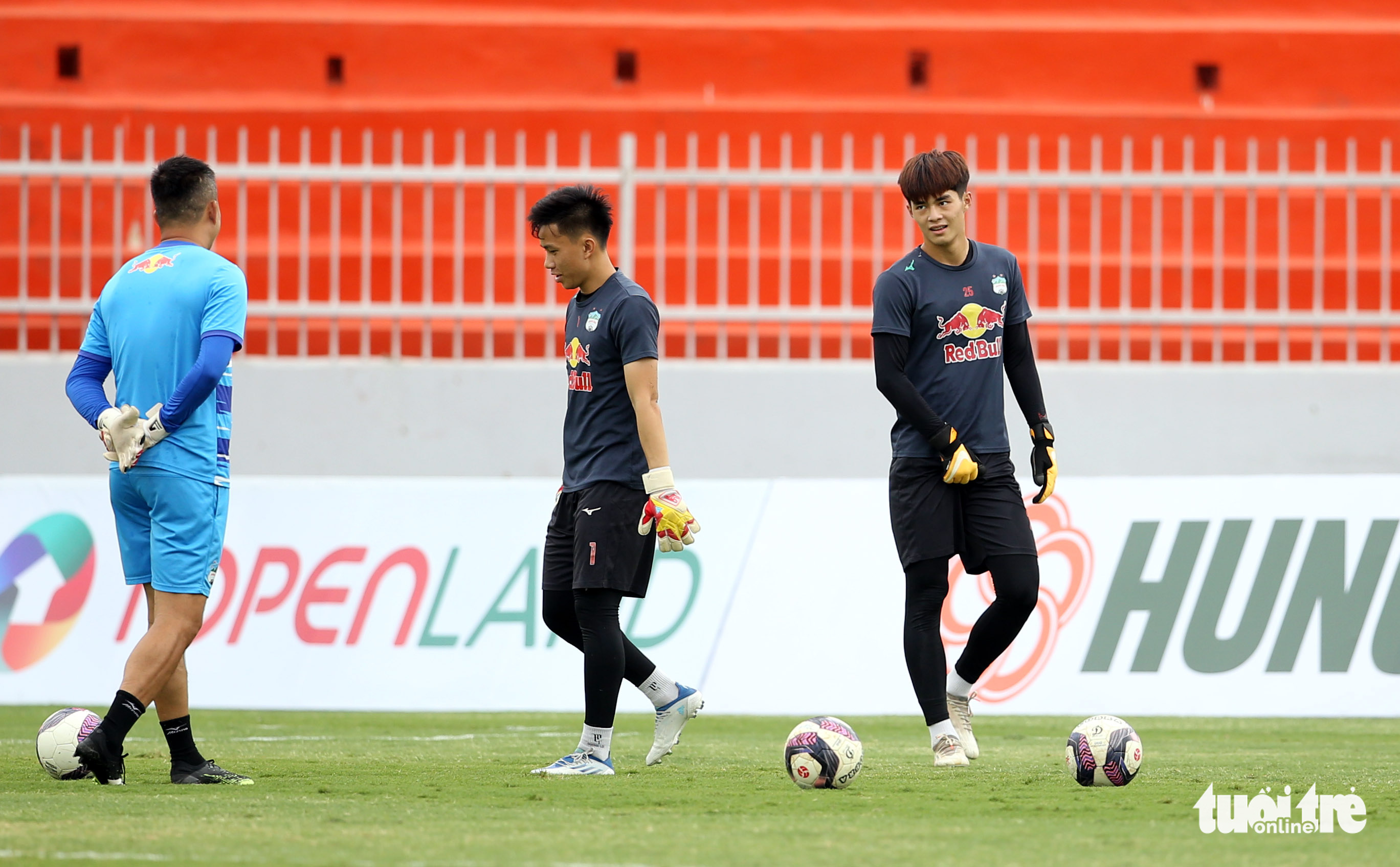 Hoàng Anh Gia Lai khủng hoảng vị trí thủ môn - Ảnh 1. Hoàng Anh Gia Lai khủng hoảng vị trí thủ môn - Ảnh 1.