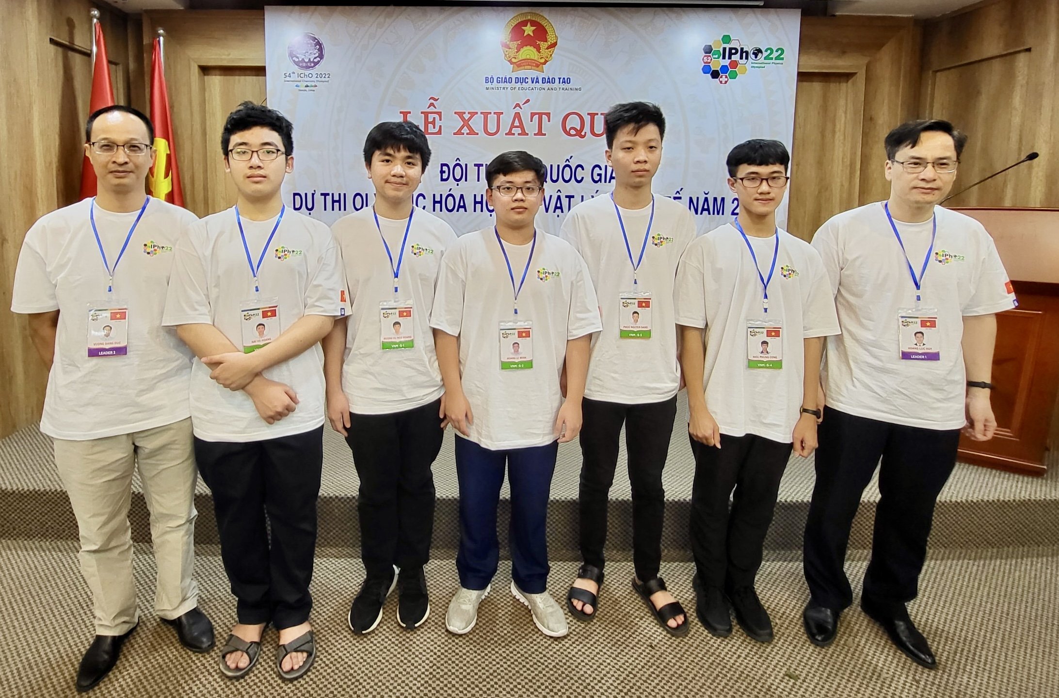 Lần đầu tiên Việt Nam có học sinh lớp 10 giành HCV Olympic Vật lý - Ảnh 1. Lần đầu tiên Việt Nam có học sinh lớp 10 giành HCV Olympic Vật lý - Ảnh 1.