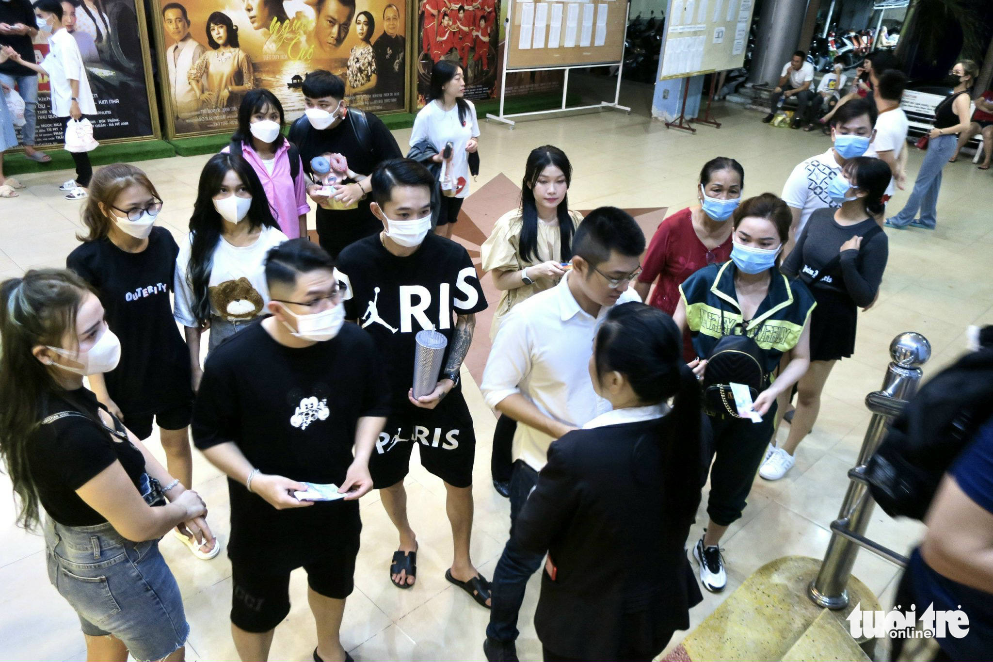 Khán giả đâu có thờ ơ với sân khấu, rạp chiếu phim - Ảnh 2.