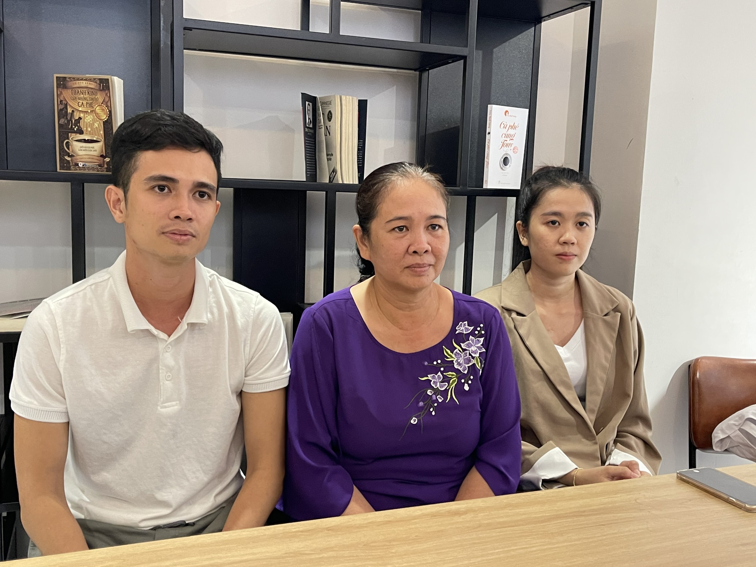 Anh chị ca sĩ Thiện Nhân mong em gái chọn lựa con đường đúng đắn - Ảnh 1. Anh chị ca sĩ Thiện Nhân mong em gái chọn lựa con đường đúng đắn - Ảnh 1.