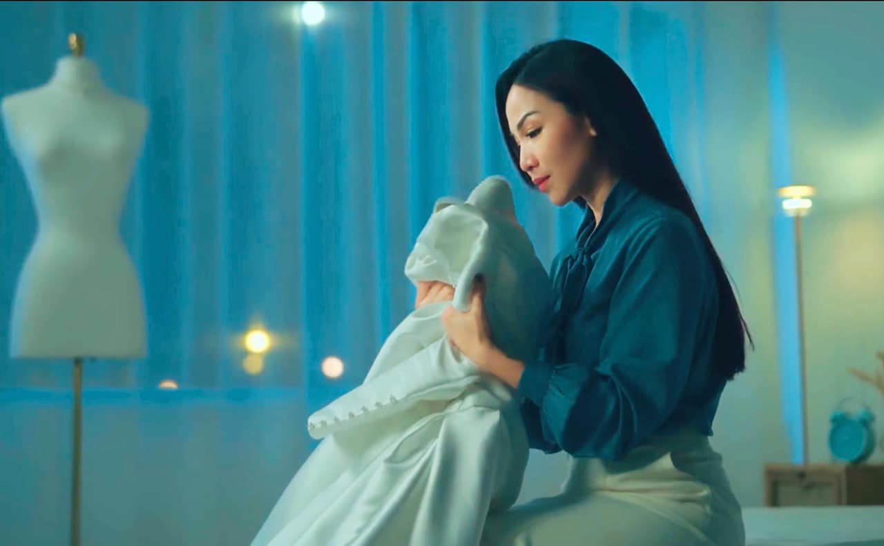 Sao K-pop đến Việt Nam; Á hậu Thúy Vân phản ứng trước bình luận tiêu cực - Ảnh 6. Sao K-pop đến Việt Nam; Á hậu Thúy Vân phản ứng trước bình luận tiêu cực - Ảnh 6.