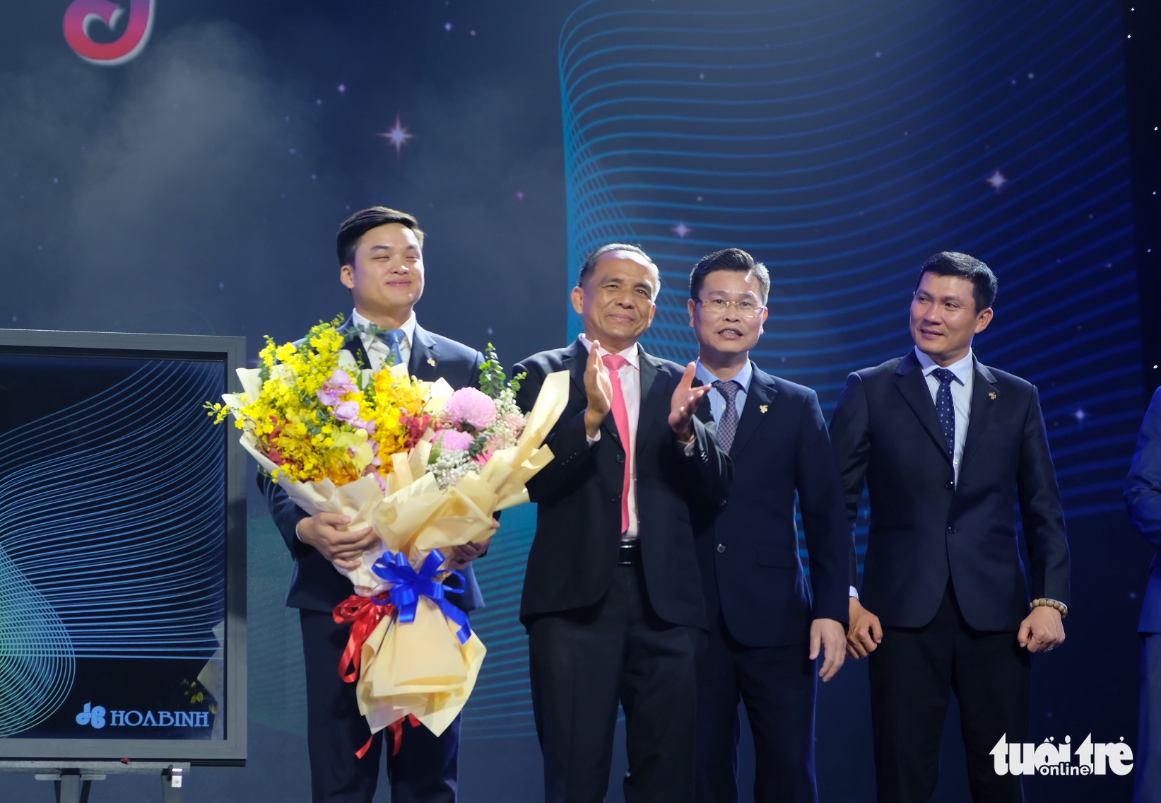 Con trai ông Lê Viết Hải rời chức tổng giám đốc Hòa Bình - Ảnh 1. Con trai ông Lê Viết Hải rời chức tổng giám đốc Hòa Bình - Ảnh 1.