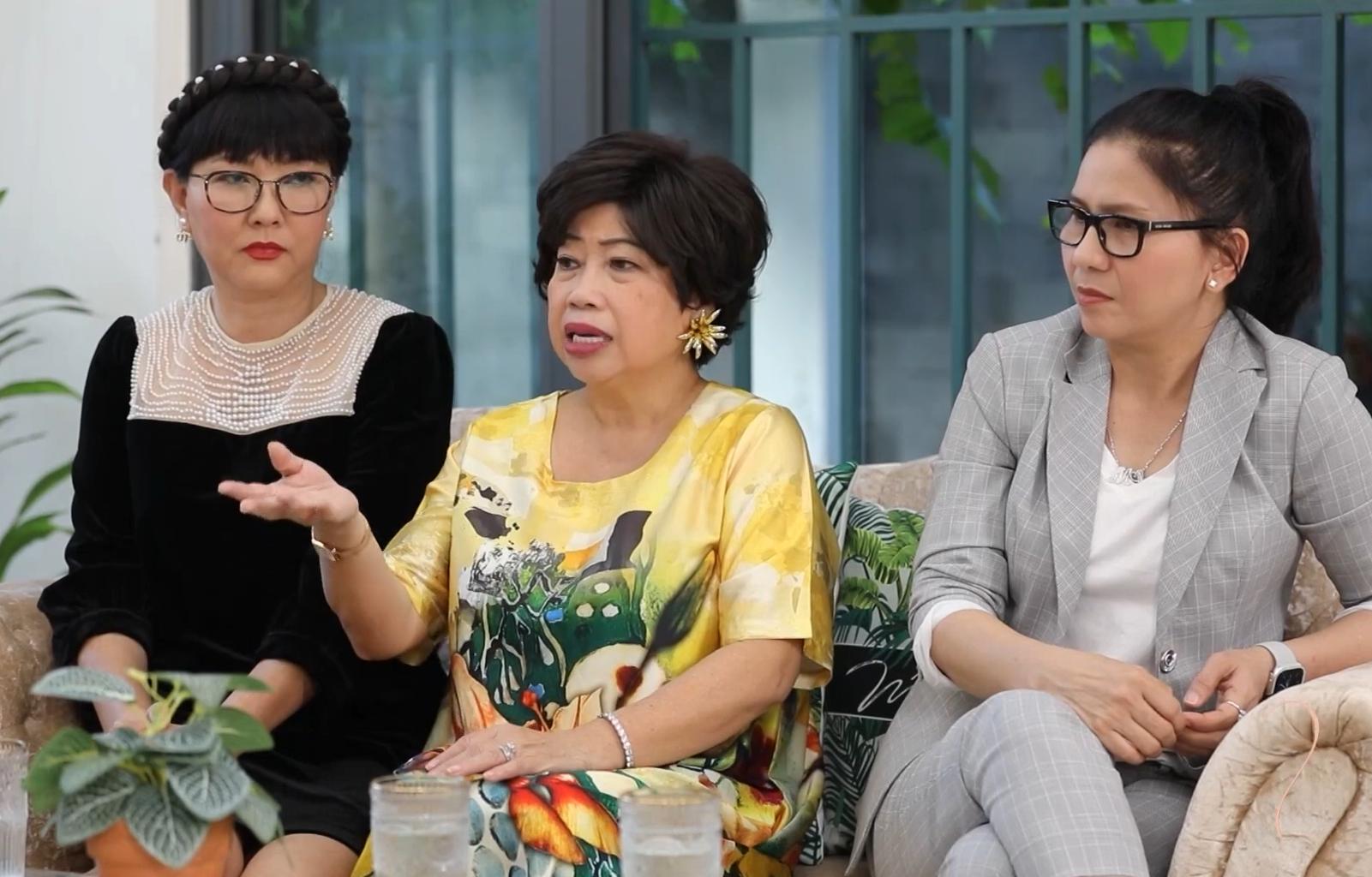 Sao K-pop đến Việt Nam; Á hậu Thúy Vân phản ứng trước bình luận tiêu cực - Ảnh 7. Sao K-pop đến Việt Nam; Á hậu Thúy Vân phản ứng trước bình luận tiêu cực - Ảnh 7.