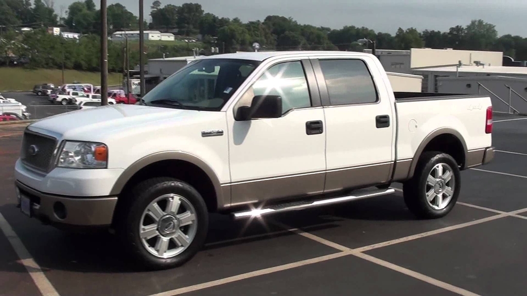 Tỉ phú đi xe gì hằng ngày: Cũng chỉ là xe phổ thông - Ảnh 9. Tỉ phú đi xe gì hằng ngày: Cũng chỉ là xe phổ thông - Ảnh 9.