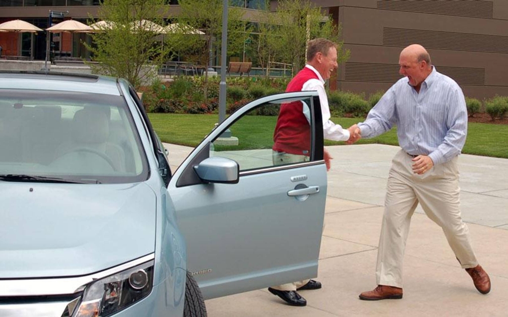 Tỉ phú đi xe gì hằng ngày: Cũng chỉ là xe phổ thông - Ảnh 5. Tỉ phú đi xe gì hằng ngày: Cũng chỉ là xe phổ thông - Ảnh 5.