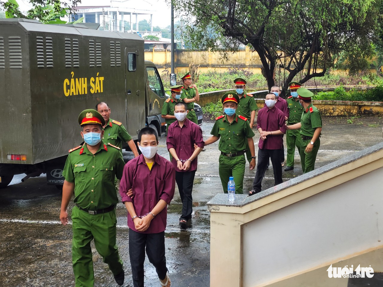 Bị can Lê Thu Vân trong vụ tịnh thất Bồng Lai ra trình diện sau thời gian lẩn trốn - Ảnh 1. Bị can Lê Thu Vân trong vụ tịnh thất Bồng Lai ra trình diện sau thời gian lẩn trốn - Ảnh 1.