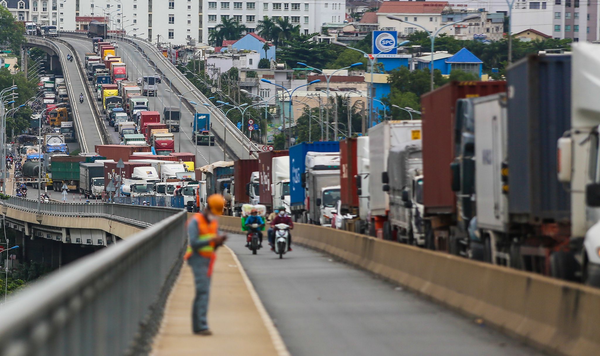 TP.HCM miễn giảm phí hạ tầng cảng biển nhiều mặt hàng - Ảnh 1. TP.HCM miễn giảm phí hạ tầng cảng biển nhiều mặt hàng - Ảnh 1.