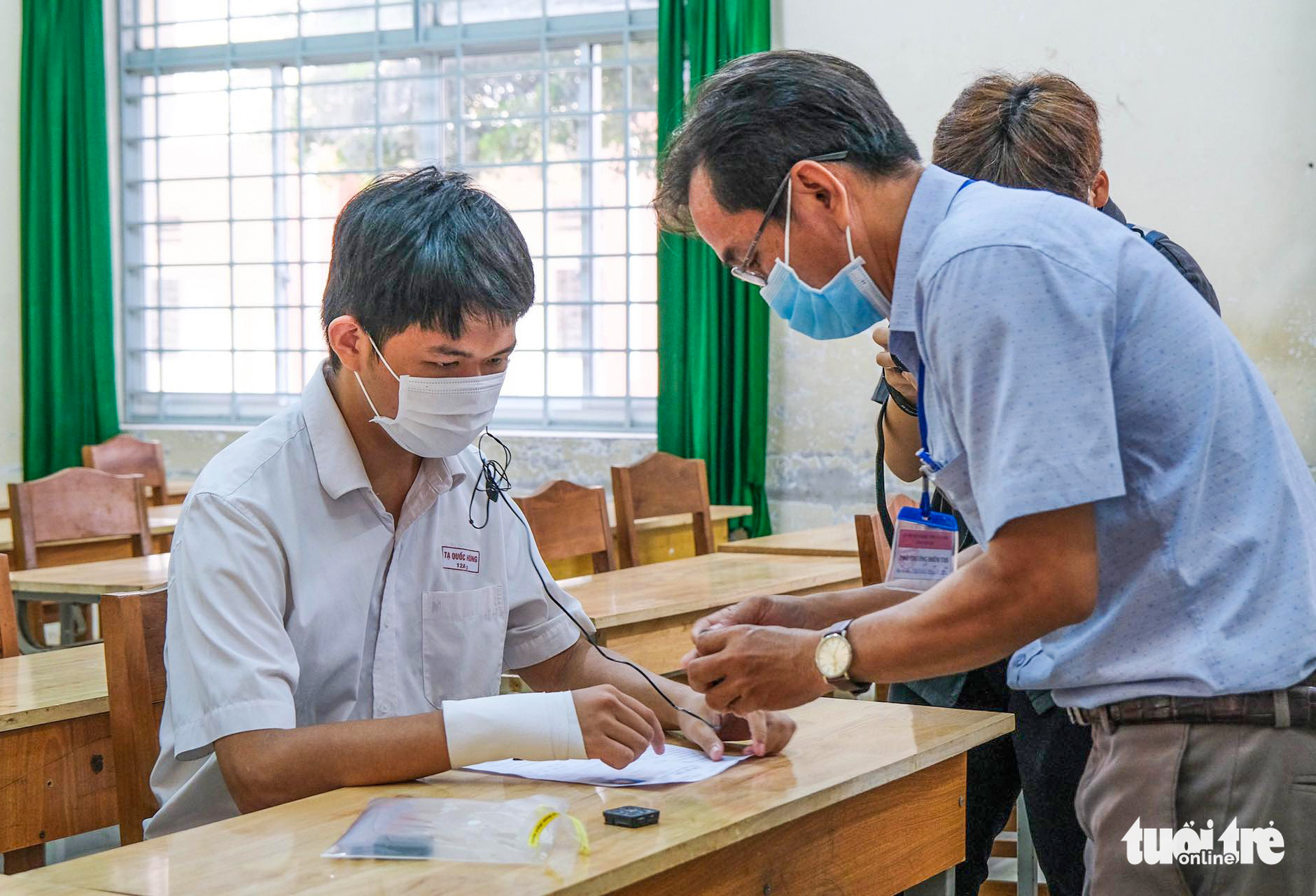 Những thí sinh đặc biệt trong mùa thi tốt nghiệp - Ảnh 3. Những thí sinh đặc biệt trong mùa thi tốt nghiệp - Ảnh 3.