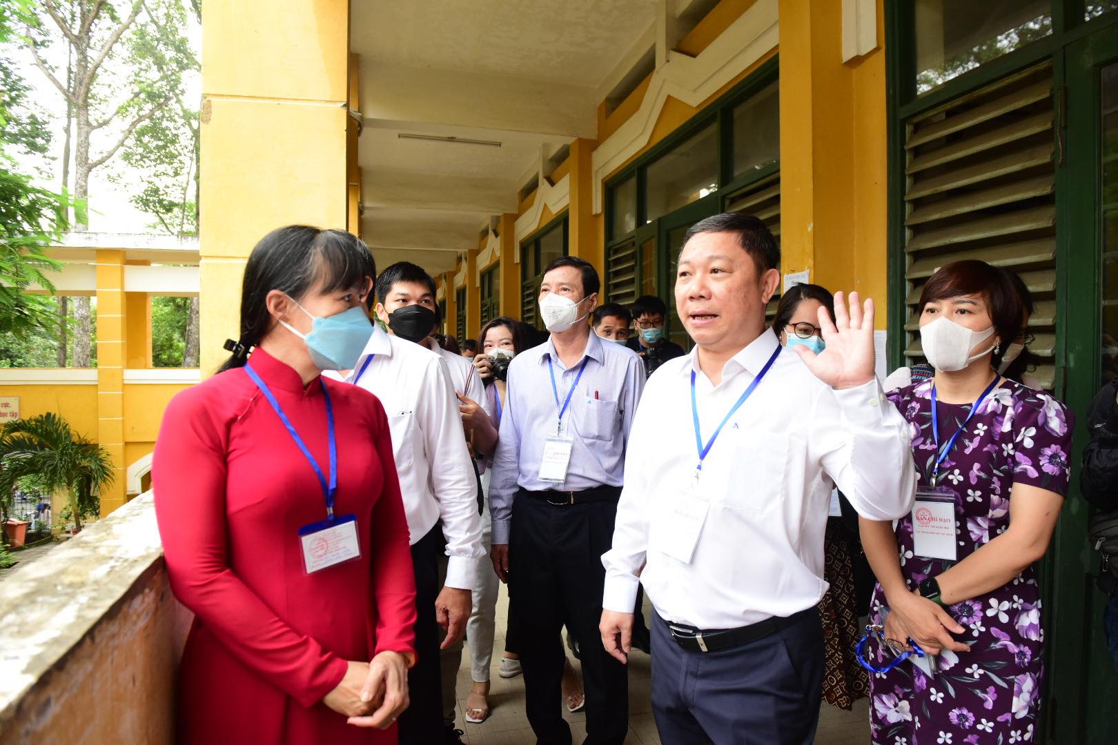 Sáng nay 7-7 thi môn đầu tiên, thí sinh lại rủ nhau... đoán đề văn - Ảnh 10.