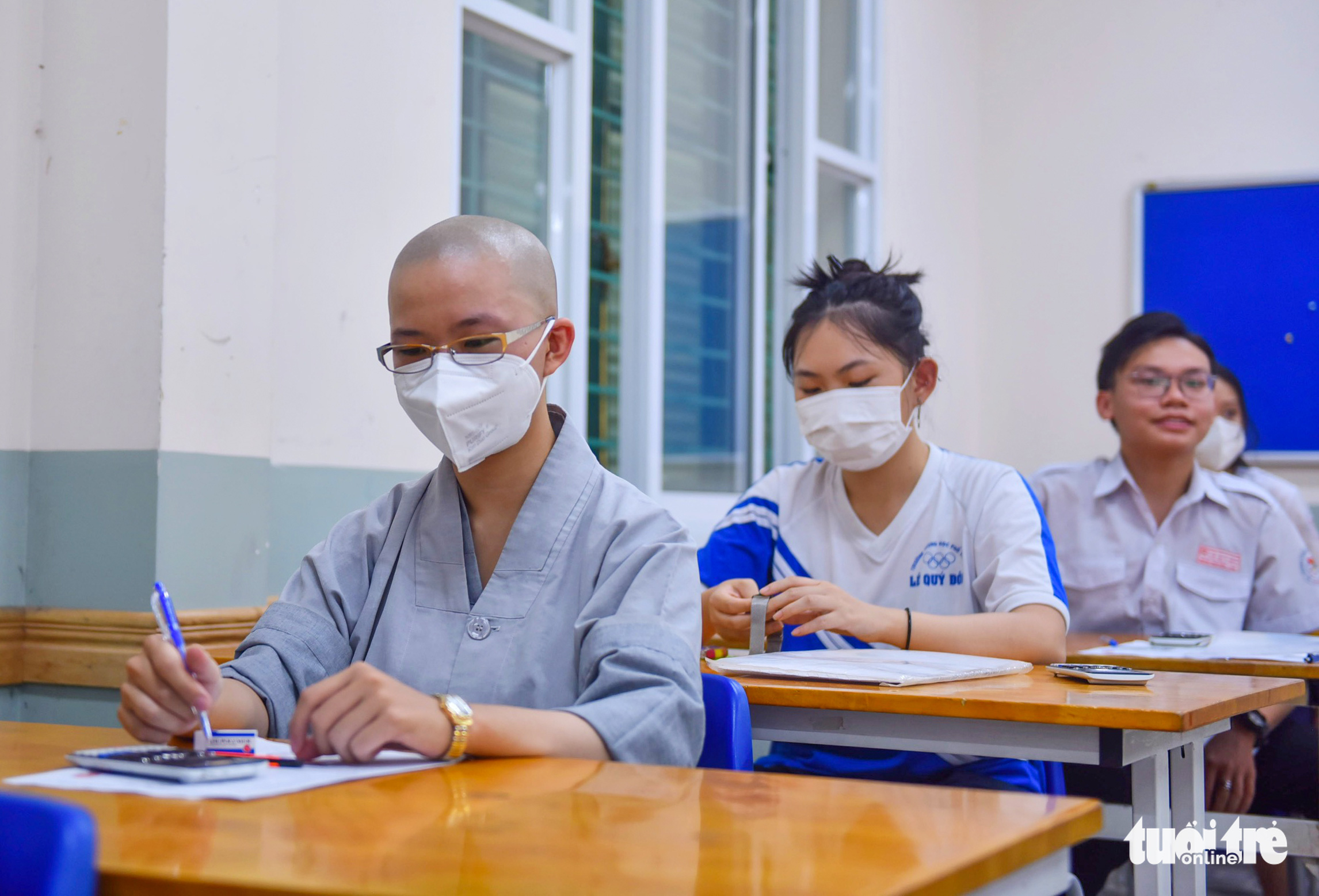 Những thí sinh đặc biệt trong mùa thi tốt nghiệp - Ảnh 8. Những thí sinh đặc biệt trong mùa thi tốt nghiệp - Ảnh 8.