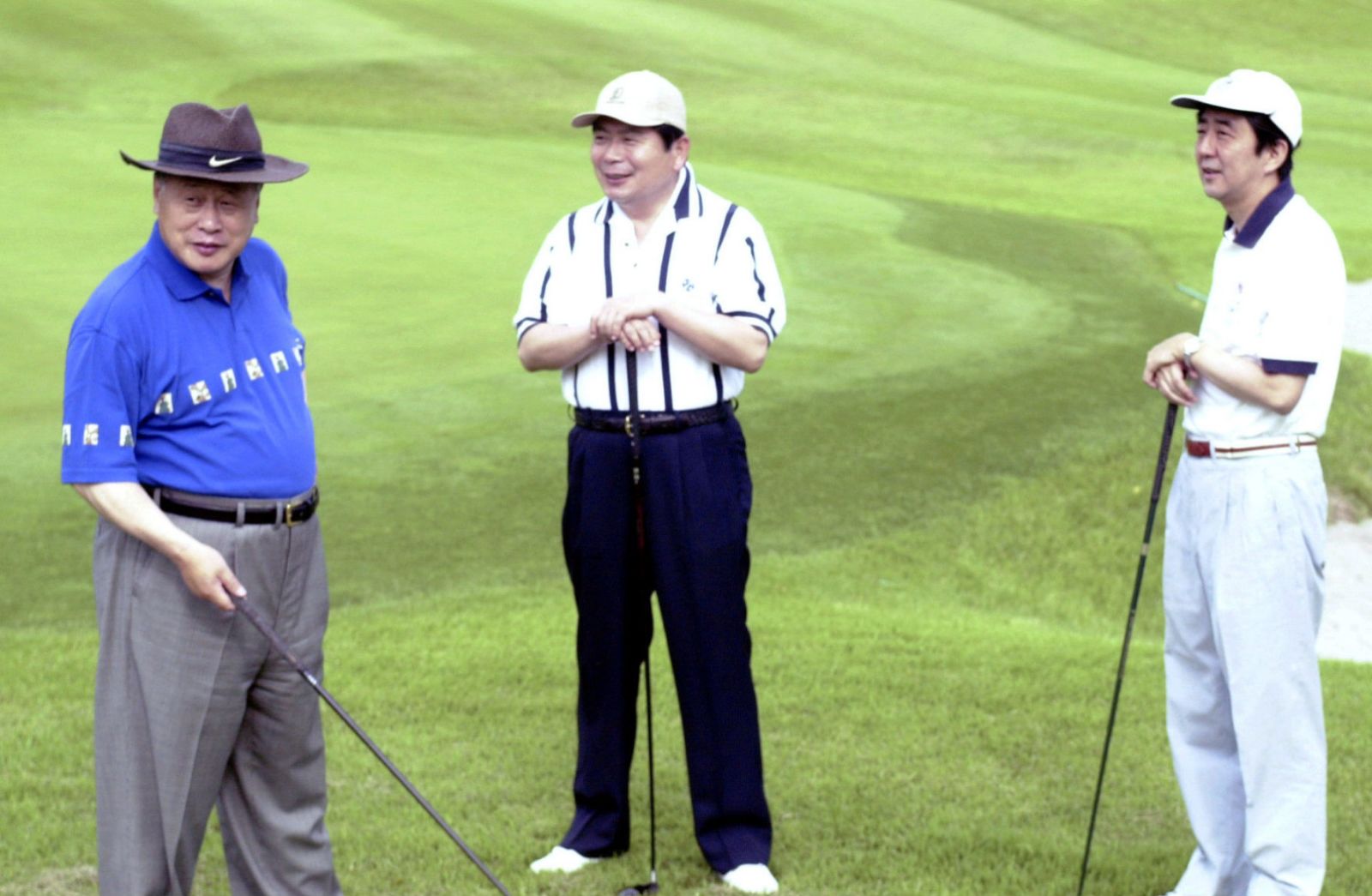 Cuộc đời cựu thủ tướng Nhật Bản Abe Shinzo qua ảnh - Ảnh 3. Cuộc đời cựu thủ tướng Nhật Bản Abe Shinzo qua ảnh - Ảnh 3.