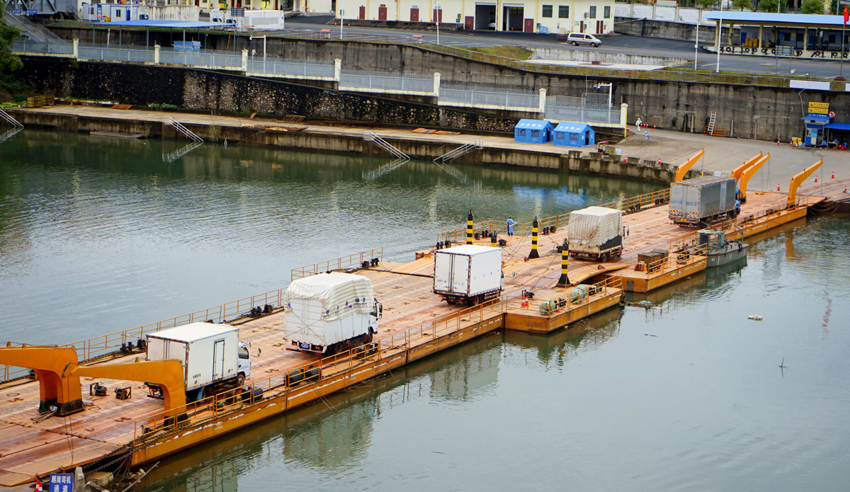 Vải thiều tươi lần đầu tiên xuất sang Trung Quốc qua cửa khẩu tại Móng Cái - Ảnh 1. Vải thiều tươi lần đầu tiên xuất sang Trung Quốc qua cửa khẩu tại Móng Cái - Ảnh 1.