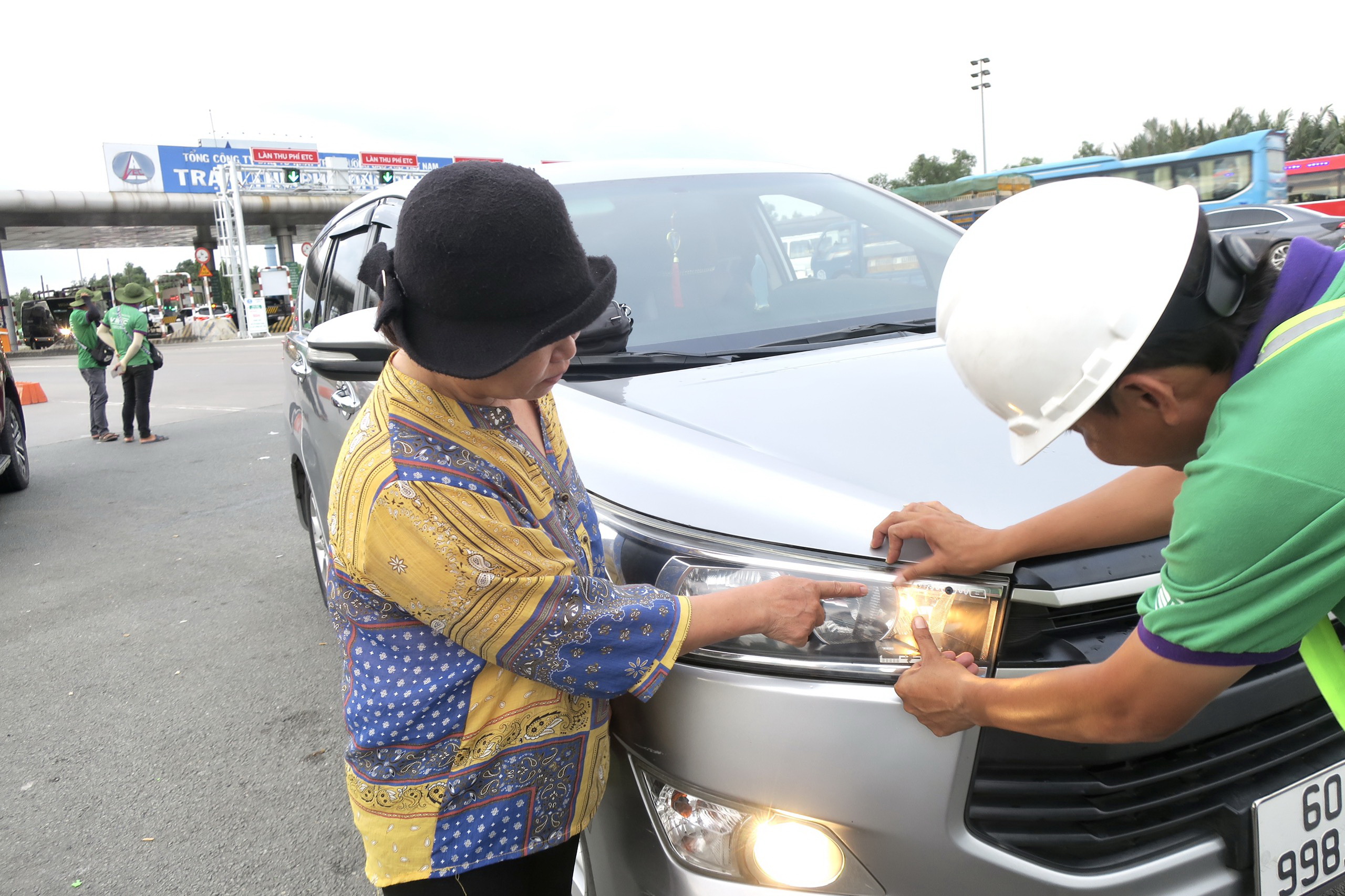 Nhiều giải pháp hỗ trợ thu phí không dừng - Ảnh 1. Nhiều giải pháp hỗ trợ thu phí không dừng - Ảnh 1.