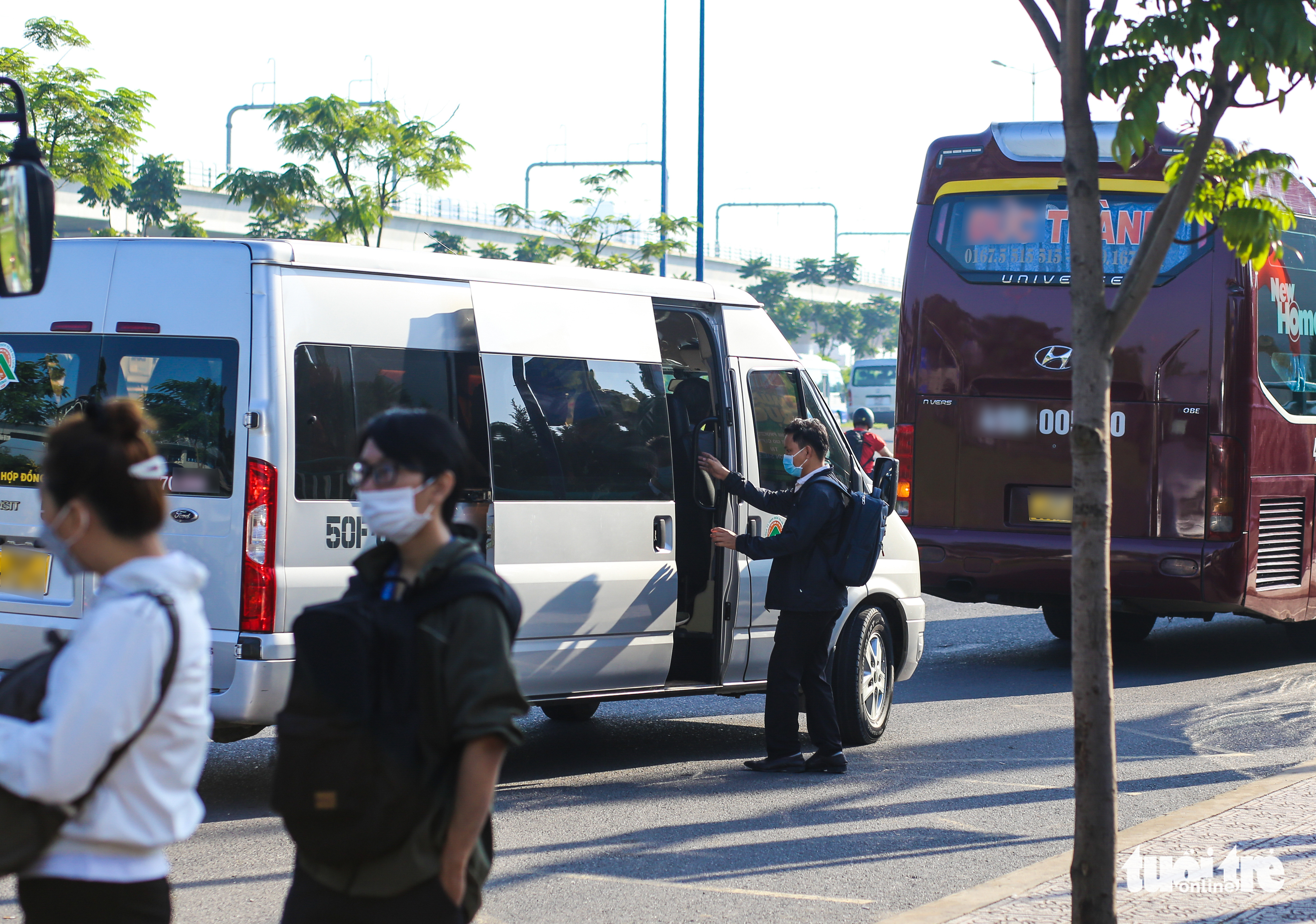 Xe dù, bến cóc bủa vây đường về bến xe Miền Đông mới - Ảnh 7.