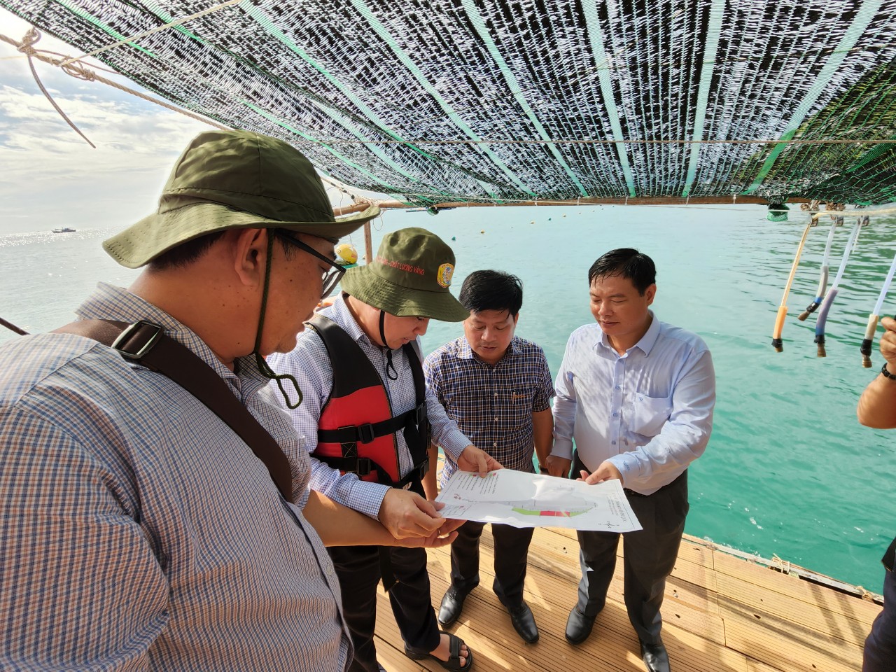 Buộc tháo dỡ công trình trái phép, tạm dừng hoạt động lặn ngắm san hô ở biển nam Phú Quốc - Ảnh 1. Buộc tháo dỡ công trình trái phép, tạm dừng hoạt động lặn ngắm san hô ở biển nam Phú Quốc - Ảnh 1.