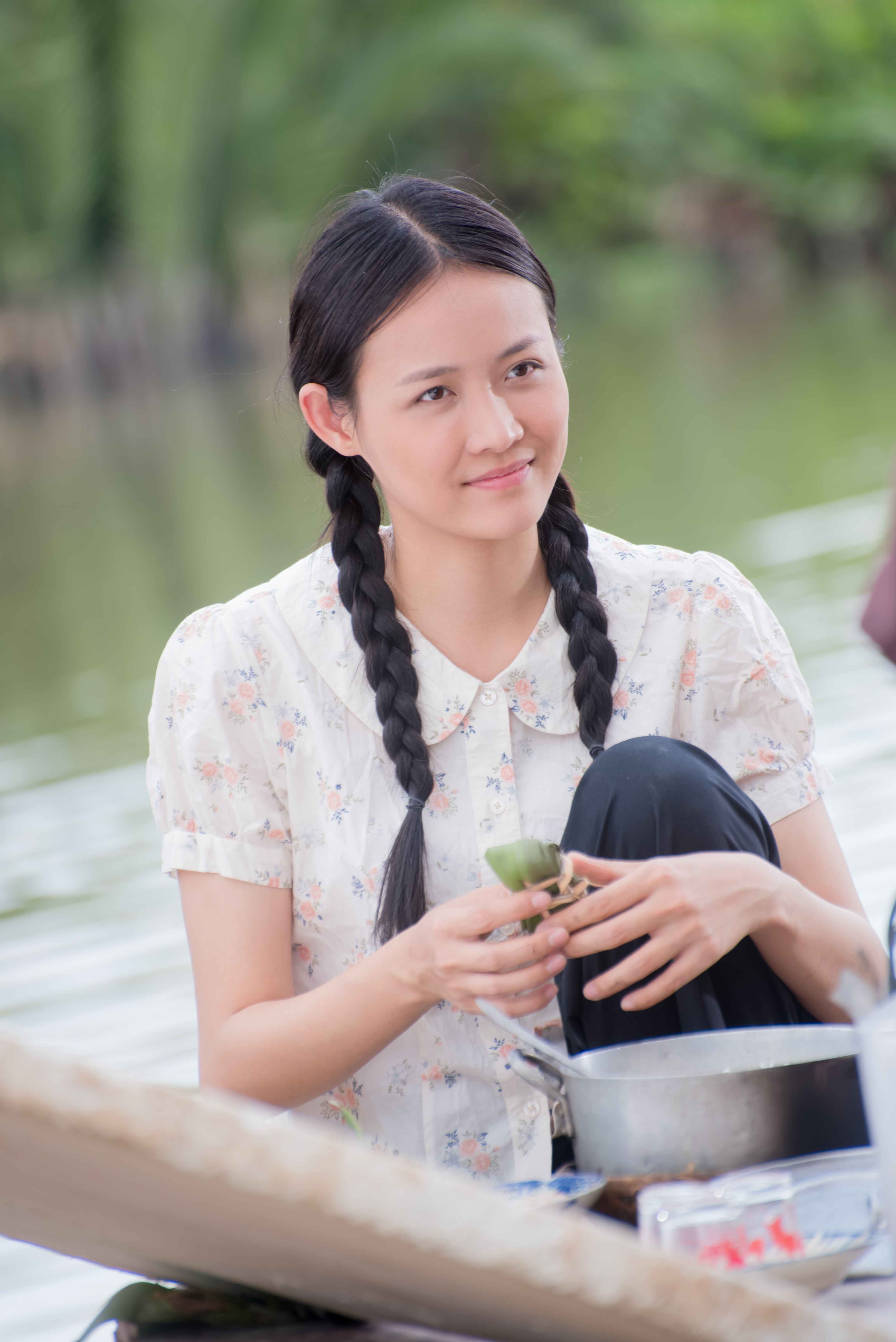 Đạo diễn Chu Thiện bật khóc trong ngày quay cuối của phim Duyên kiếp - Ảnh 2. Đạo diễn Chu Thiện bật khóc trong ngày quay cuối của phim Duyên kiếp - Ảnh 2.