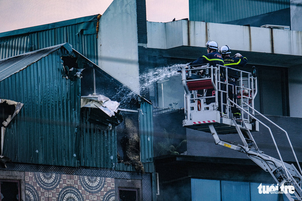 Quán karaoke bị cháy chưa cấp đổi chứng nhận đủ điều kiện an ninh trật tự, đang tạm dừng hoạt động - Ảnh 1. Quán karaoke bị cháy chưa cấp đổi chứng nhận đủ điều kiện an ninh trật tự, đang tạm dừng hoạt động - Ảnh 1.