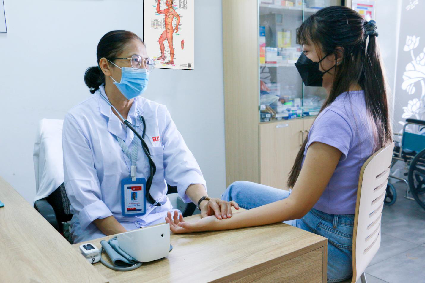 Trường đại học quốc tế Hồng Bàng đào tạo bác sĩ y học cổ truyền - Ảnh 2. Trường đại học quốc tế Hồng Bàng đào tạo bác sĩ y học cổ truyền - Ảnh 2.