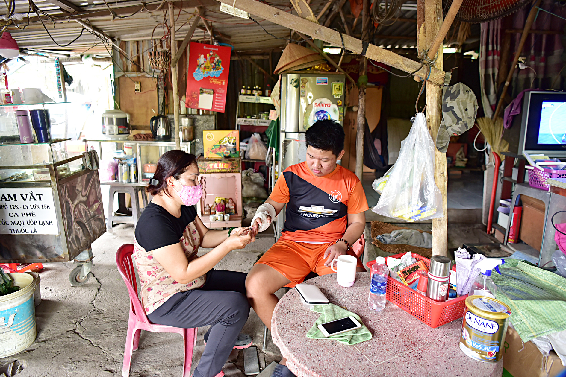 Bên trong nghĩa trang Bình Hưng Hòa: 'Cuộc sống" ở nơi dự kiến thành công viên, trường học - Ảnh 2. Bên trong nghĩa trang Bình Hưng Hòa: 'Cuộc sống" ở nơi dự kiến thành công viên, trường học - Ảnh 2.