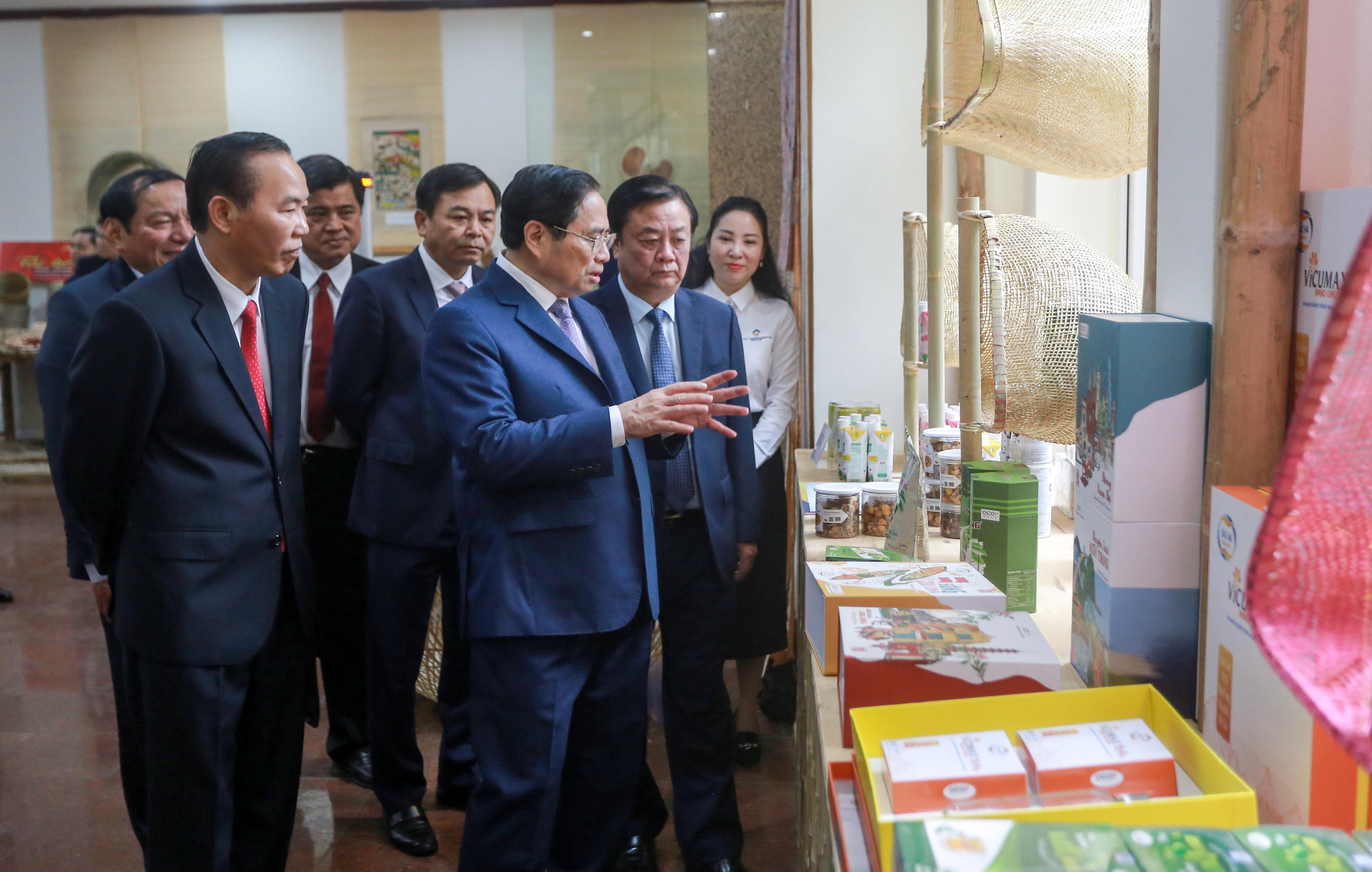 Ngành nông nghiệp phải đẩy mạnh xây dựng thương hiệu nông sản - Ảnh 3. Ngành nông nghiệp phải đẩy mạnh xây dựng thương hiệu nông sản - Ảnh 3.