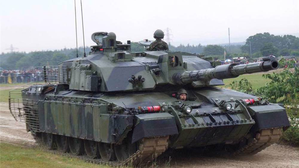 Xe tăng của Anh, Đức sẽ được sử dụng ra sao ở Ukraine? - Ảnh 1. Xe tăng của Anh, Đức sẽ được sử dụng ra sao ở Ukraine? - Ảnh 1.