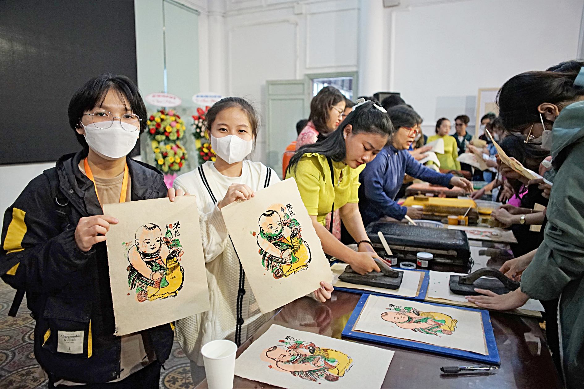 Tết Việt sớm trên phố Sài Gòn, Hà Nội - Ảnh 2. Tết Việt