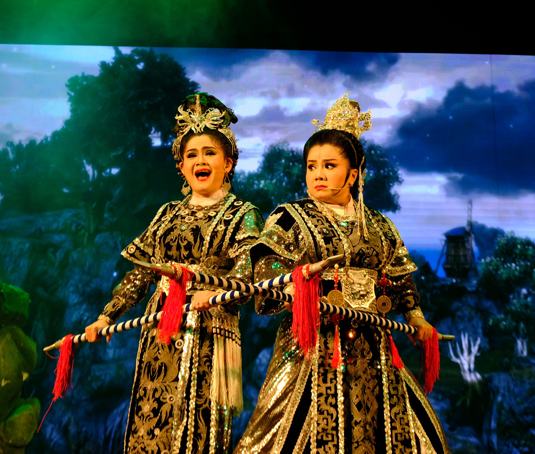 Nghệ sĩ Bạch Long hạnh phúc trong live show 55 năm theo nghiệp hát - Ảnh 3. Nghệ sĩ Bạch Long hạnh phúc trong live show 55 năm theo nghiệp hát - Ảnh 3.