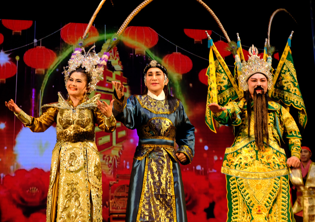 Nghệ sĩ Bạch Long hạnh phúc trong live show 55 năm theo nghiệp hát - Ảnh 5. Nghệ sĩ Bạch Long hạnh phúc trong live show 55 năm theo nghiệp hát - Ảnh 5.