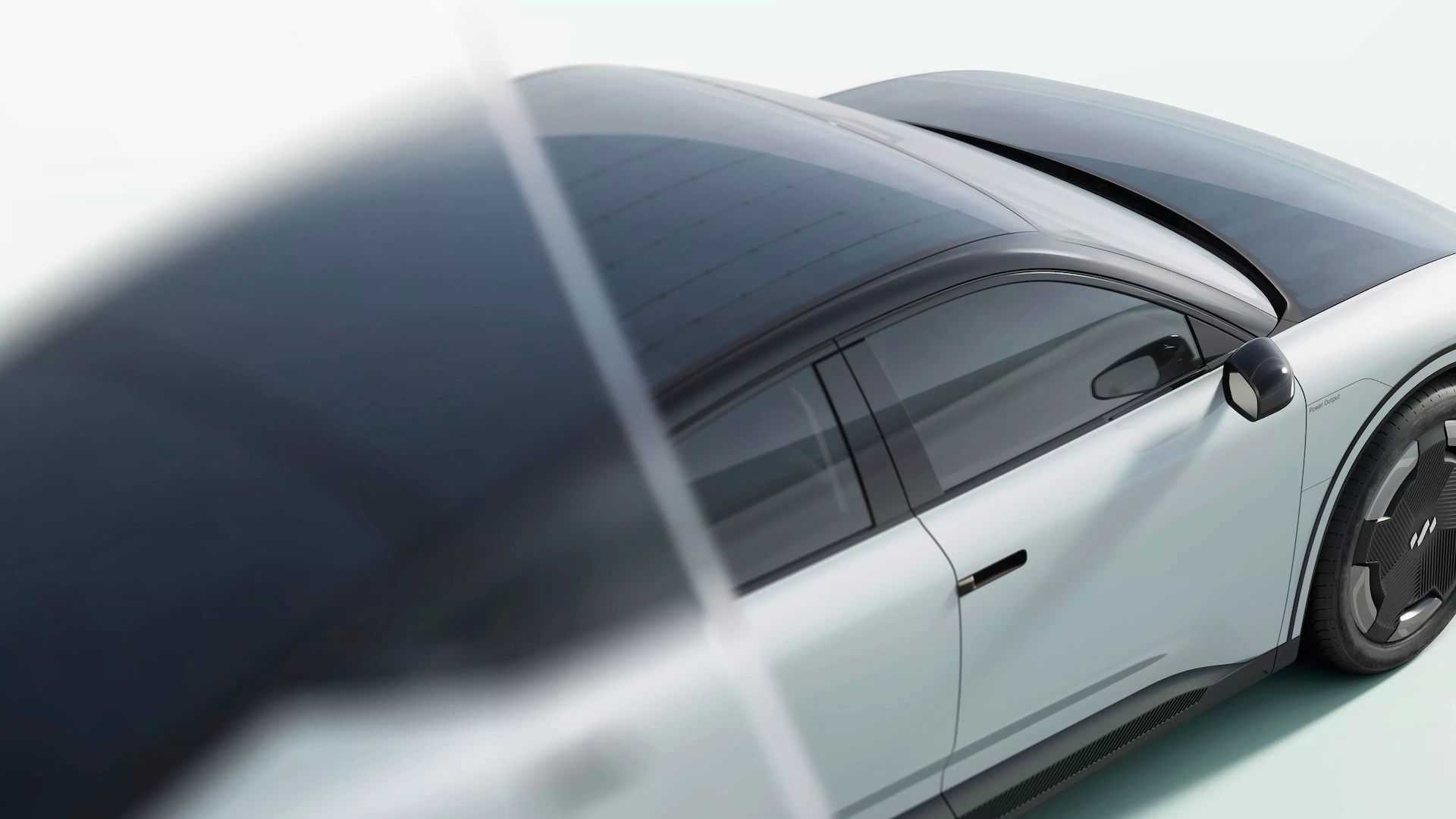 Ô tô năng lượng mặt trời giá quy đổi 940 triệu đồng, chạy 800km mới phải sạc - Ảnh 1. Ô tô năng lượng mặt trời giá quy đổi 940 triệu đồng, chạy 800km mới phải sạc - Ảnh 1.
