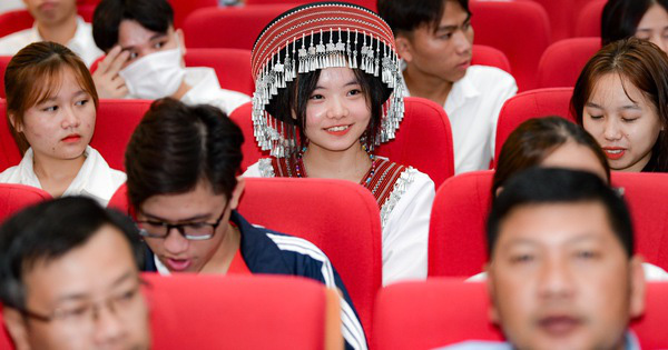 Tiếp sức đến trường khu vực 6 tỉnh Tây Bắc: Đừng buông tay trước khó khăn
