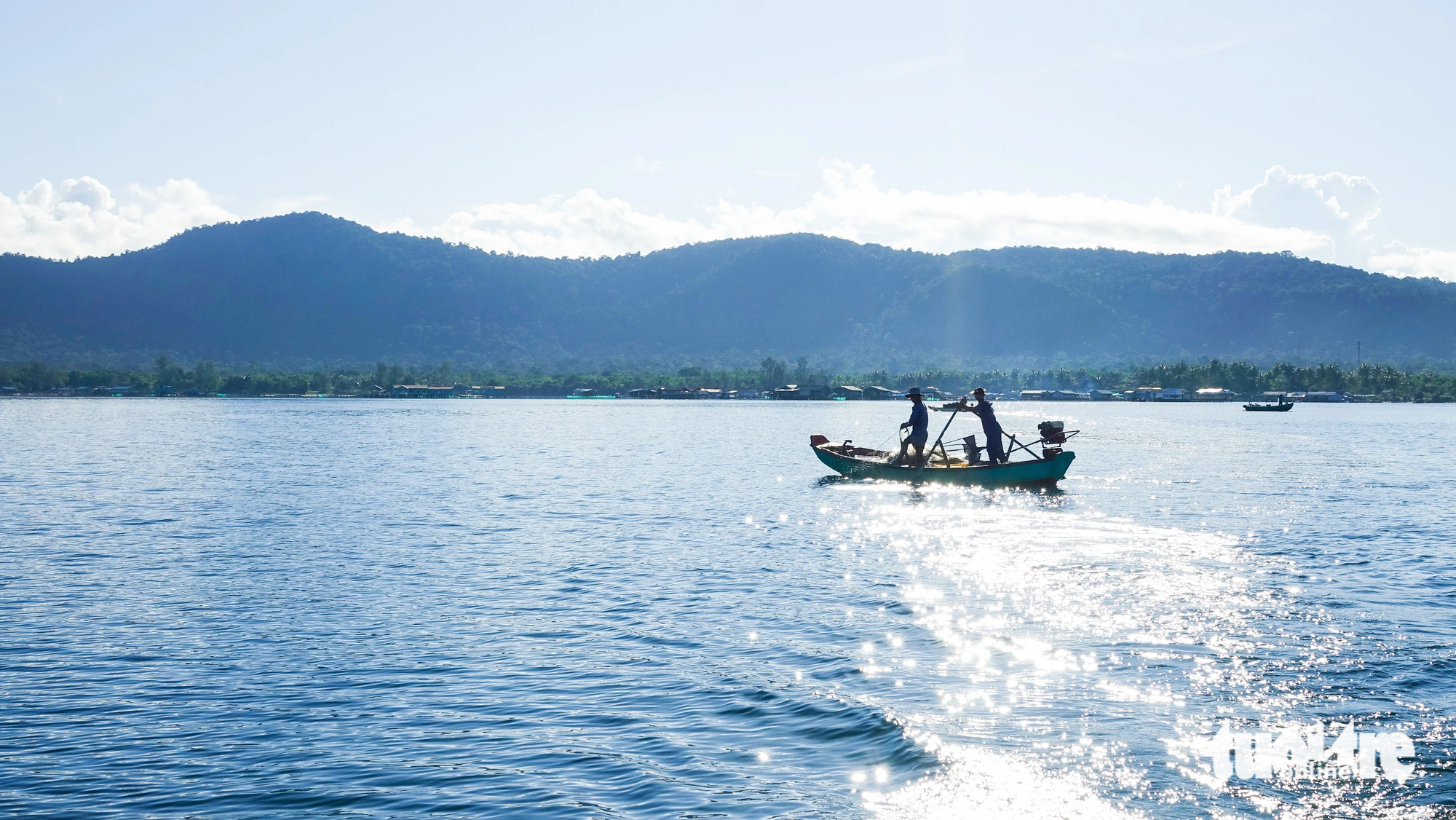 Rạch Vẹm (xã Gành Dầu, TP Phú Quốc) vẫn còn giữ được nét đẹp hoang sơ, với mặt biển xanh trong, êm đềm - Ảnh: CHÍ CÔNG