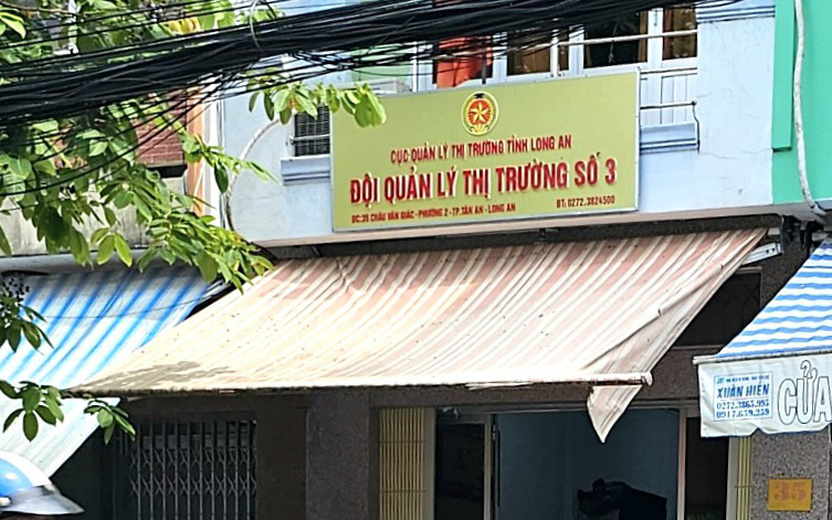 Kỷ luật 4 cán bộ quản lý thị trường Long An đánh bạc ăn tiền