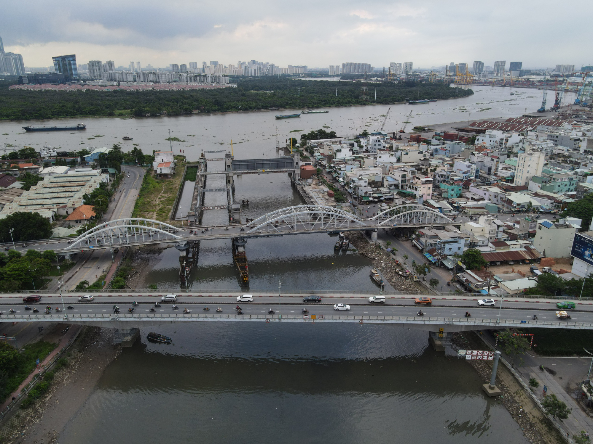 9 khu đất được đề xuất thanh toán để tiếp tục dự án ngăn triều 10.000 tỉ hiện trạng ra sao? - Ảnh 1.