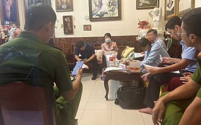 Hàng loạt cơ sở y tế, thẩm mỹ tại TP.HCM bị xử phạt, nhân viên văn phòng cũng khám chữa bệnh trái phép - Ảnh 1.