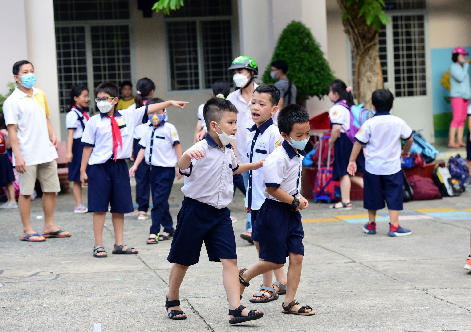 Học sinh trong giờ ra chơi tại Trưởng tiểu học Đông Ba (Q.Bình Thạnh) - Ảnh: DUYÊN PHAN