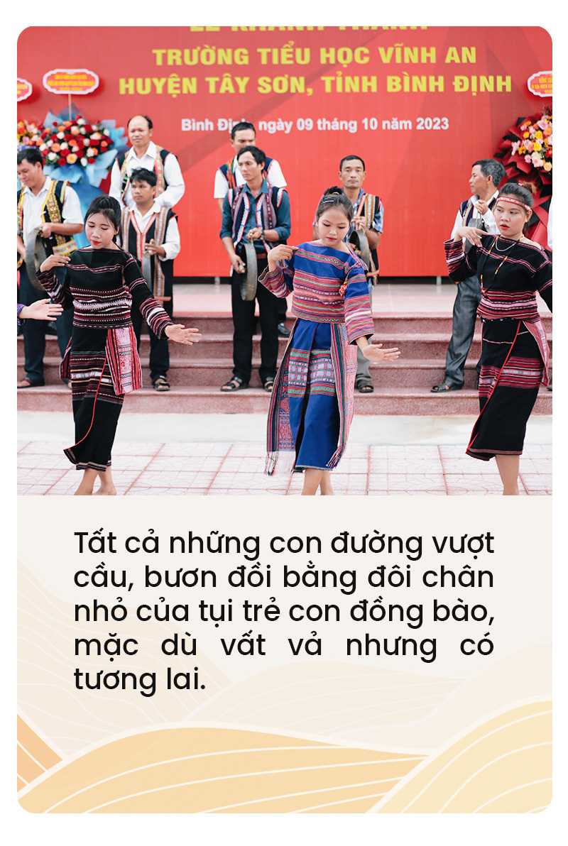 Đường đến trường của người dân xã miền núi - Ảnh 16.