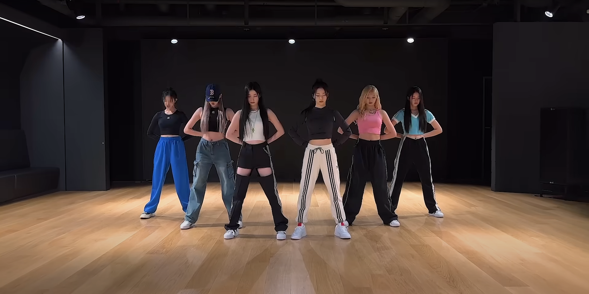 BLACKPINK gia hạn hợp đồng, BABYMONSTER thêm thách thức